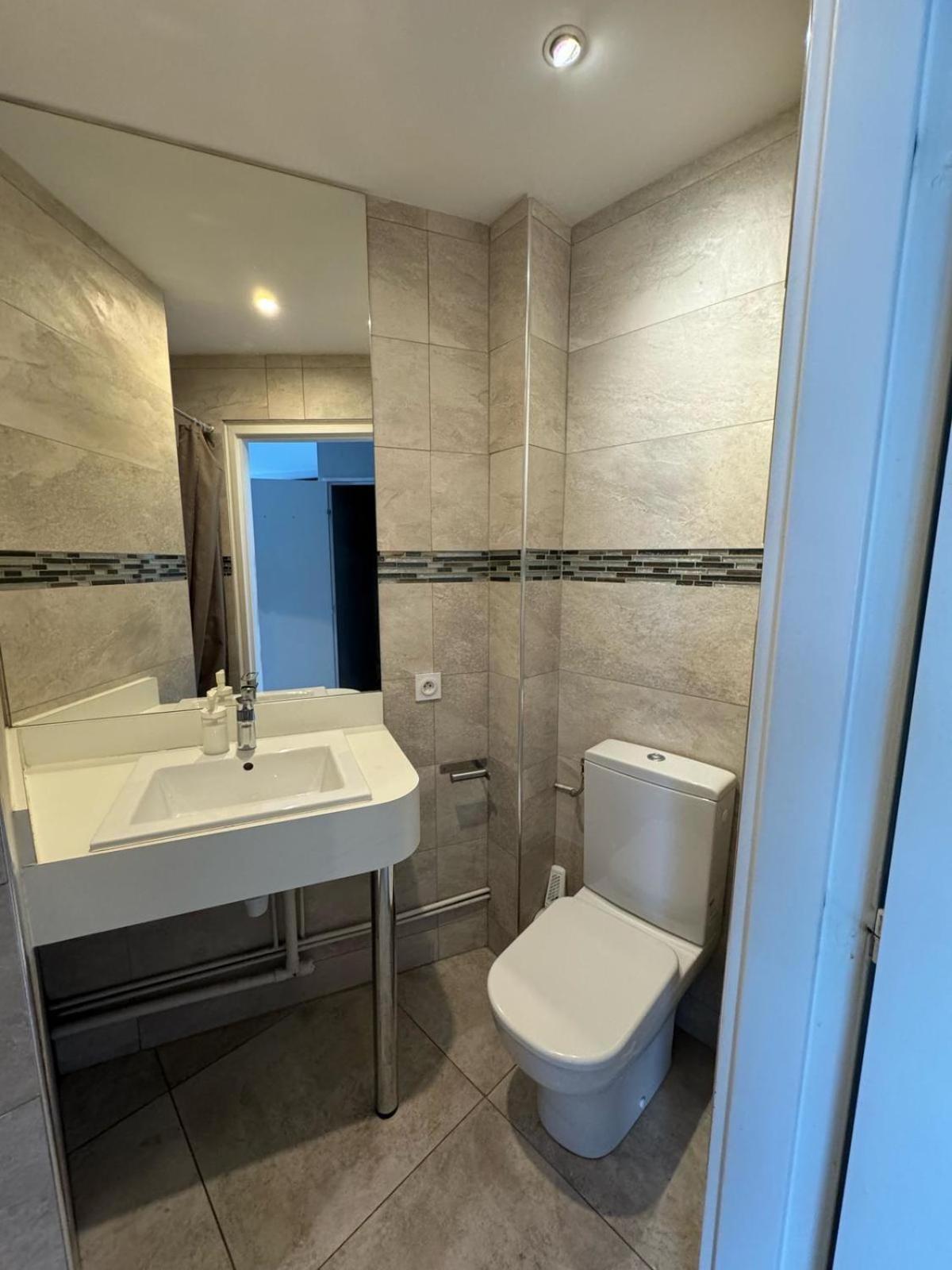 One-Bedroom Apartment with Balcony