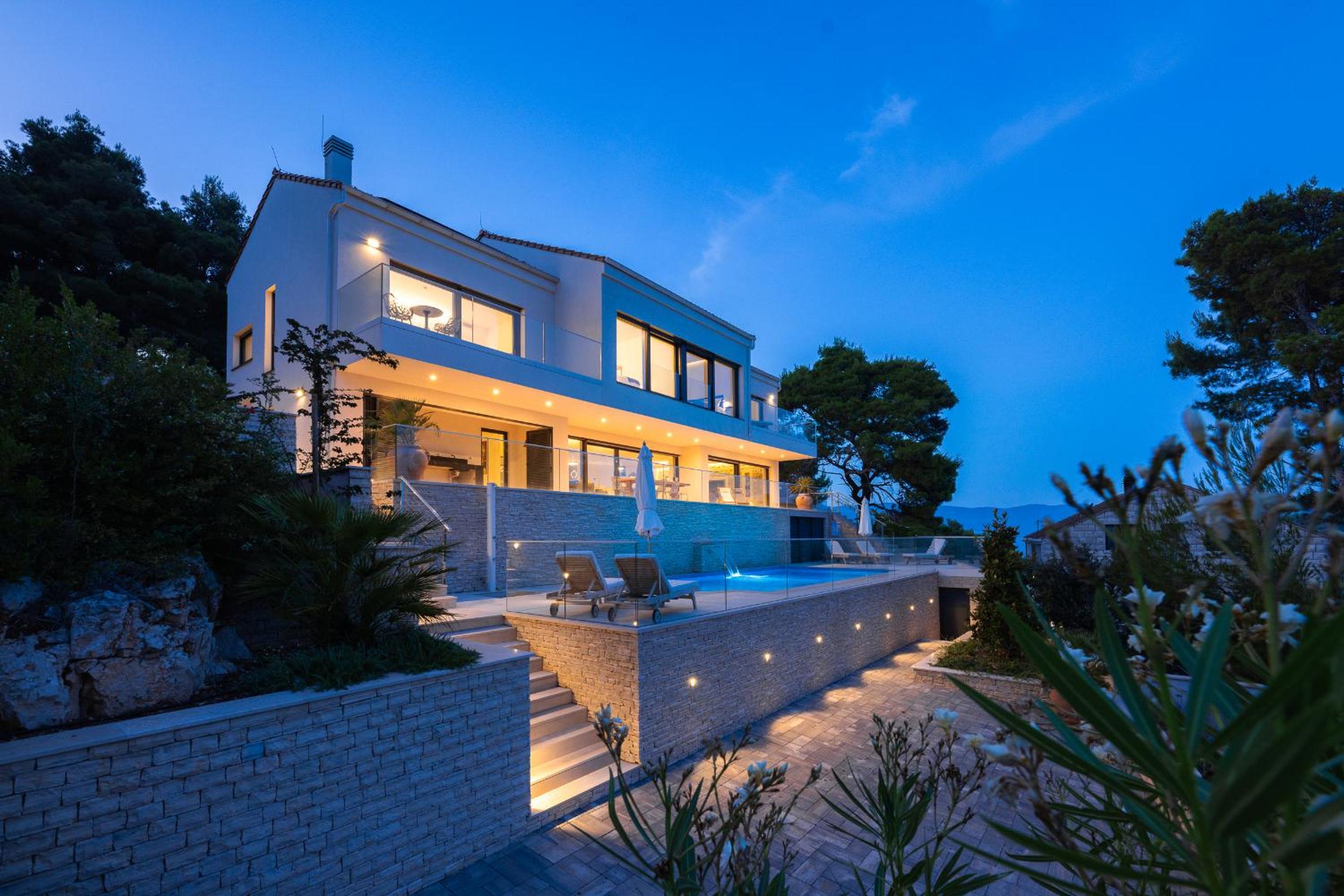 Villa photo 2