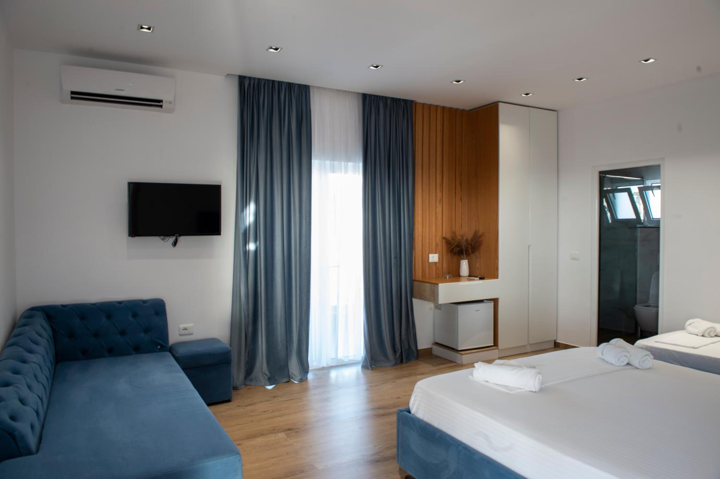 Quadruple Room with Balcony photo 1