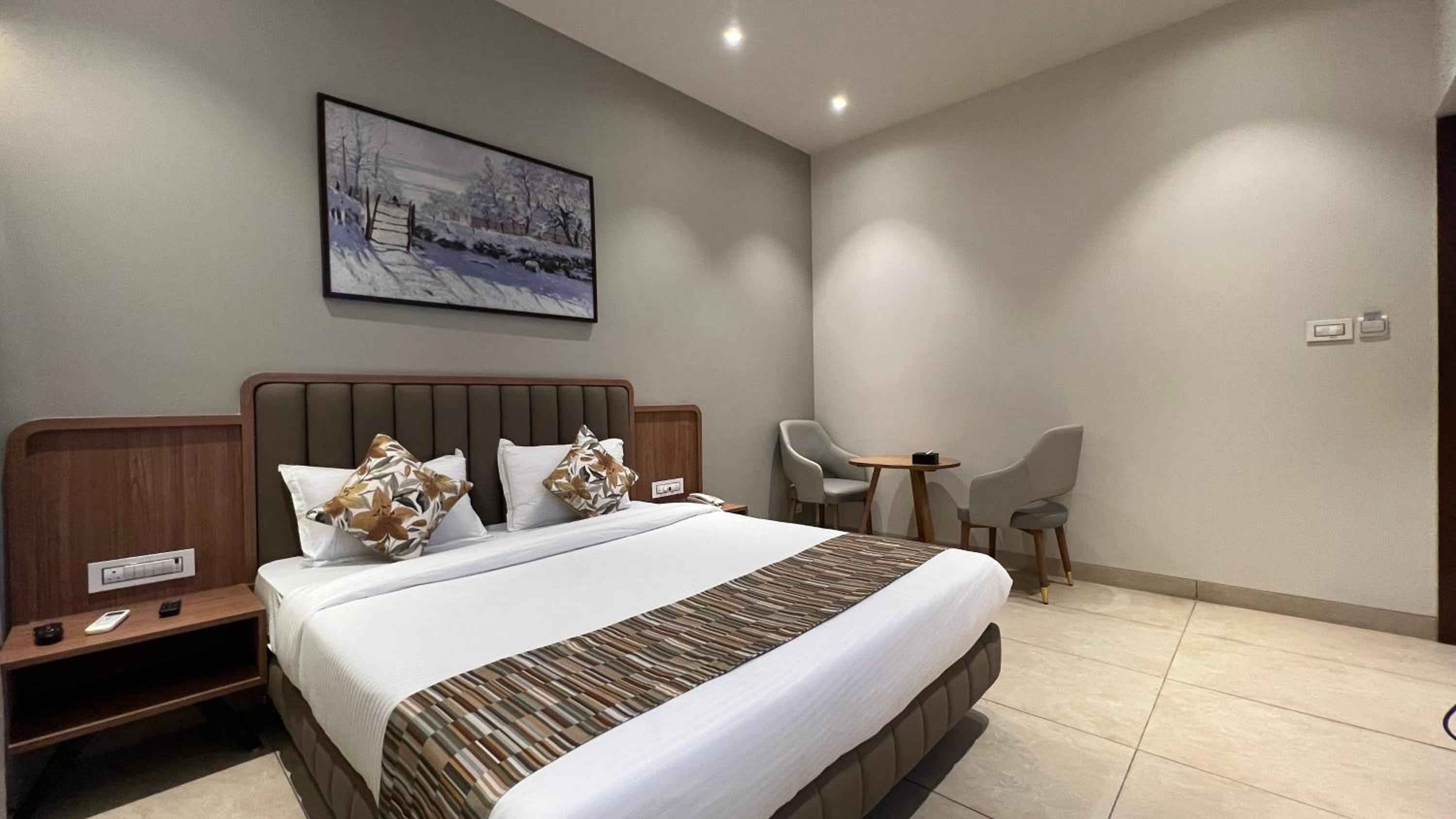 Standard Double Room - Photo 7