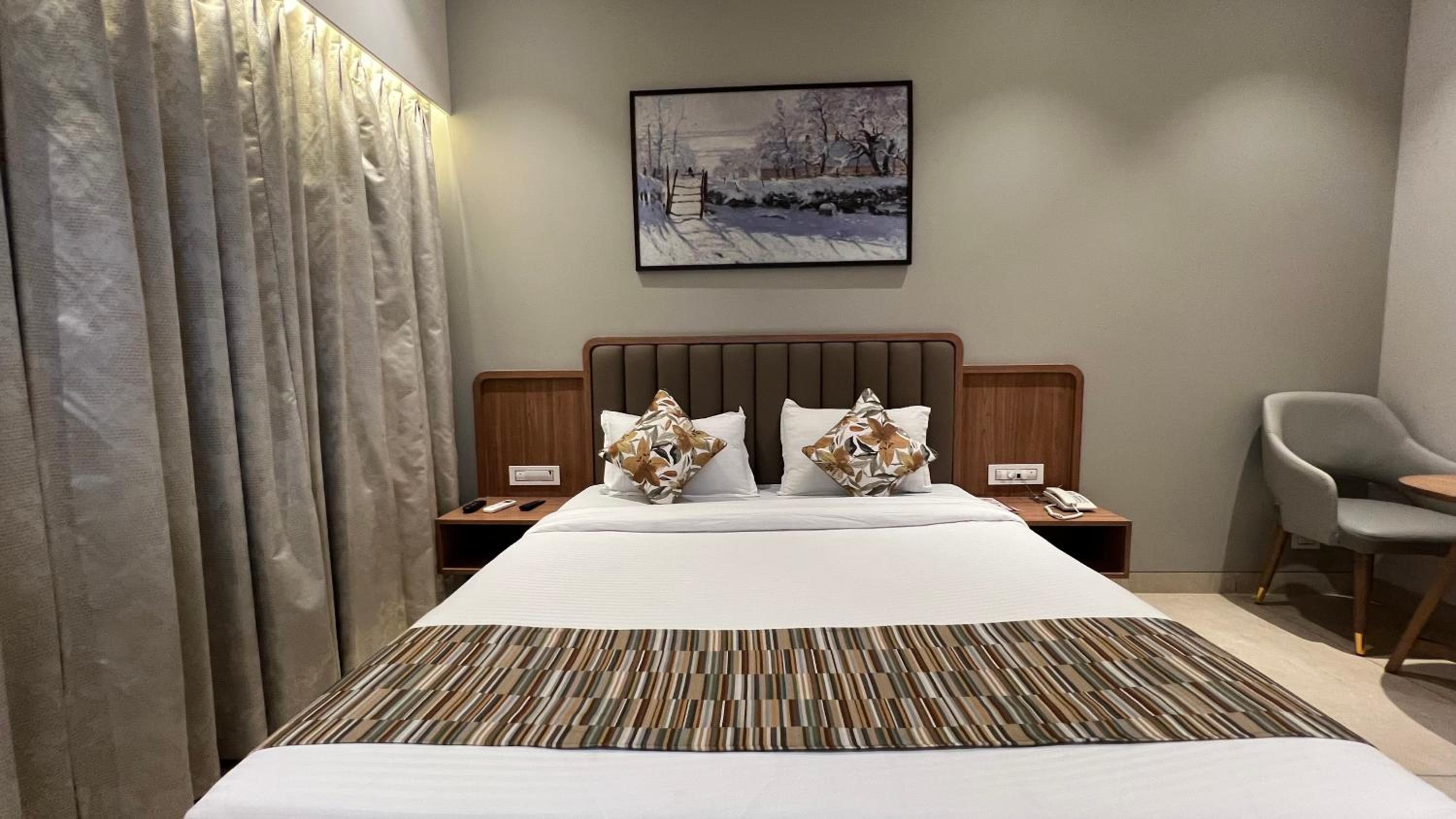 Standard Double Room - Photo 17