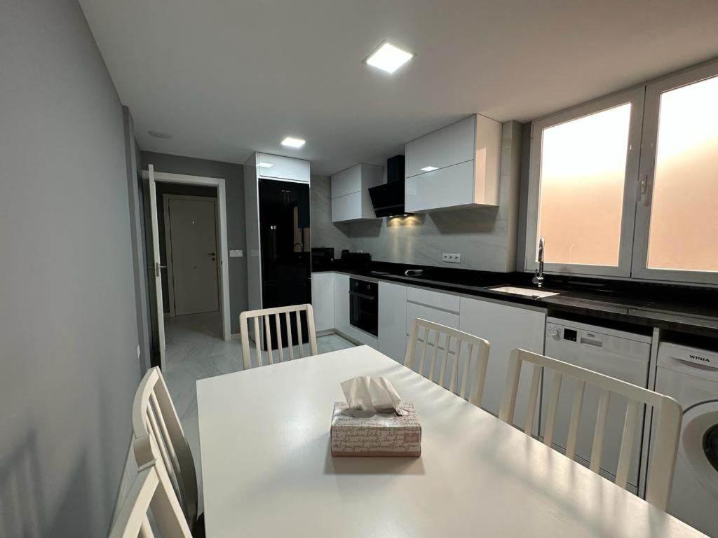 Three-Bedroom Apartment with Park View photo 2