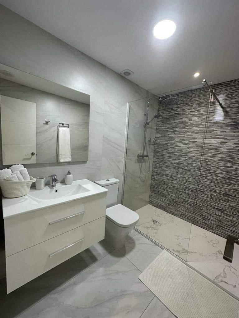 Three-Bedroom Apartment with Park View photo 3