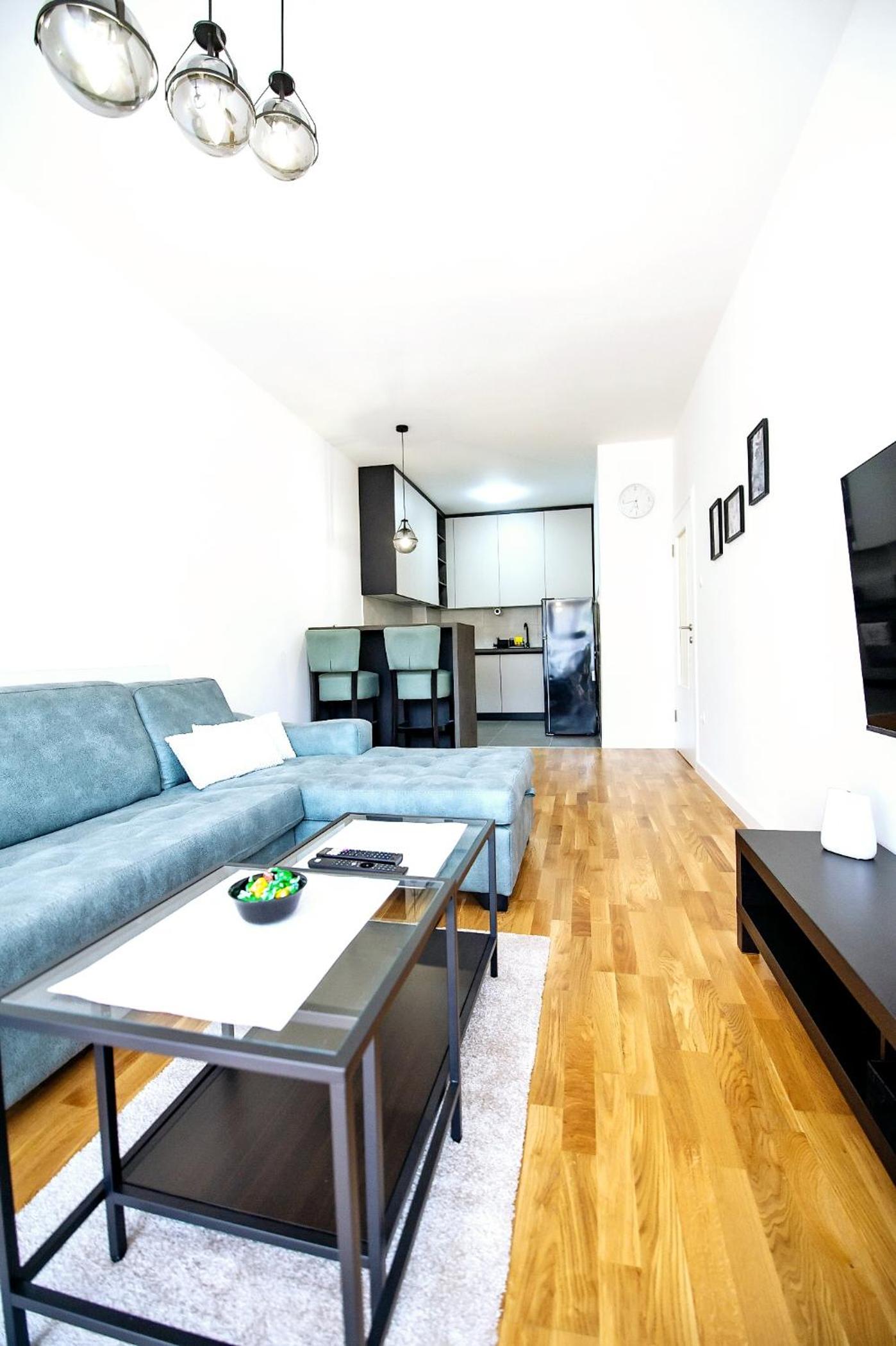 One-Bedroom Apartment photo 1