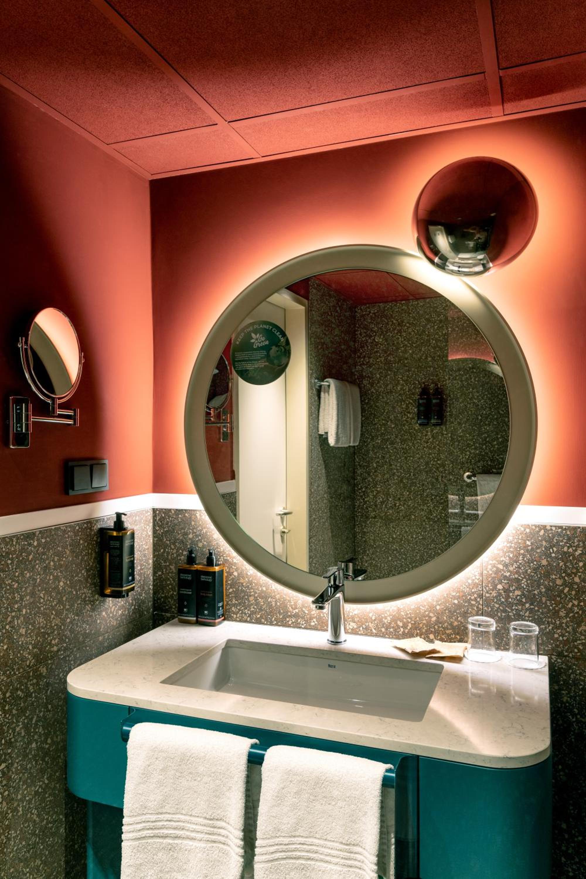 Comfort Room With 2 Single Beds  - Photo 5