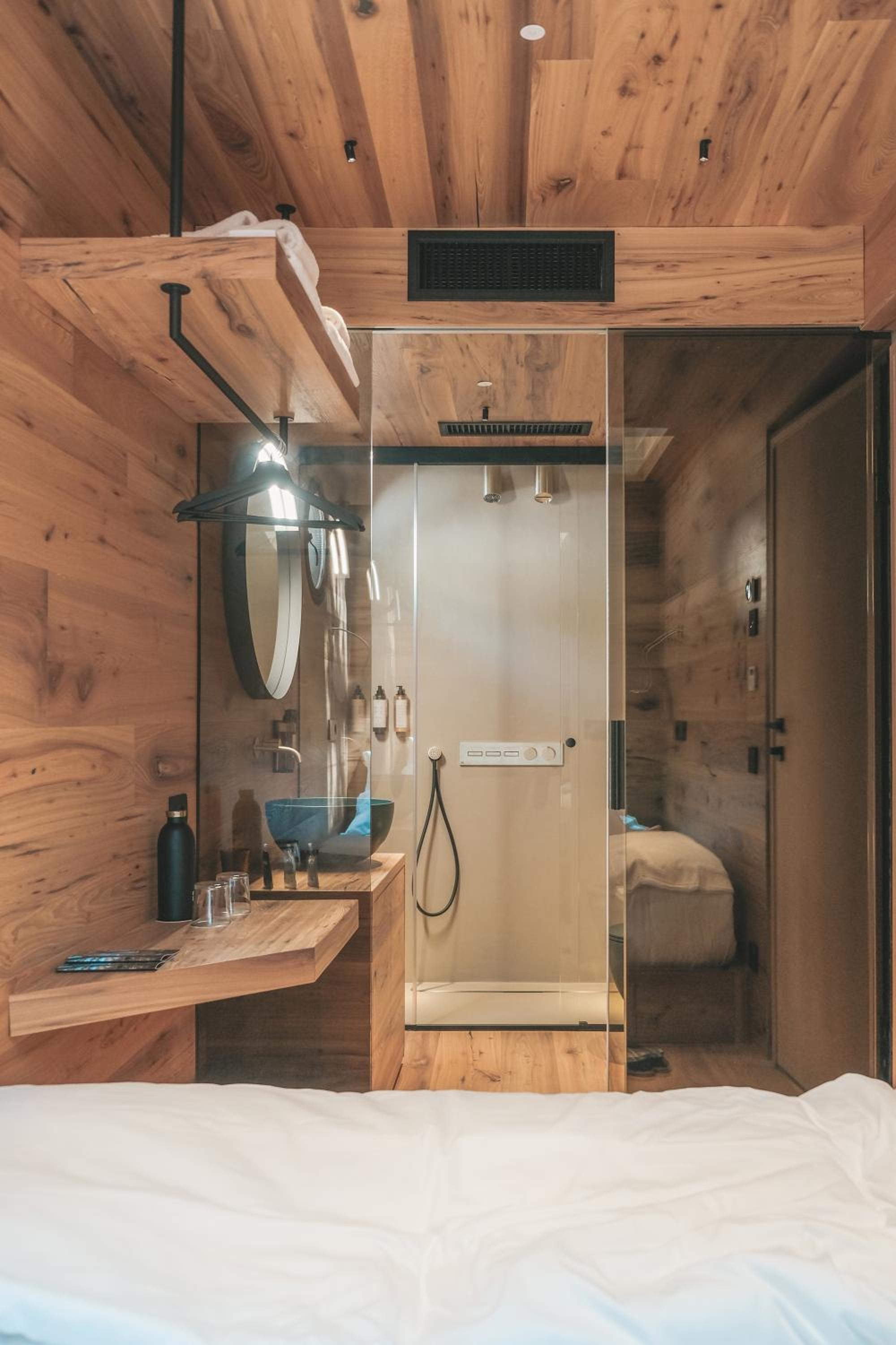 Small Lodge photo 2