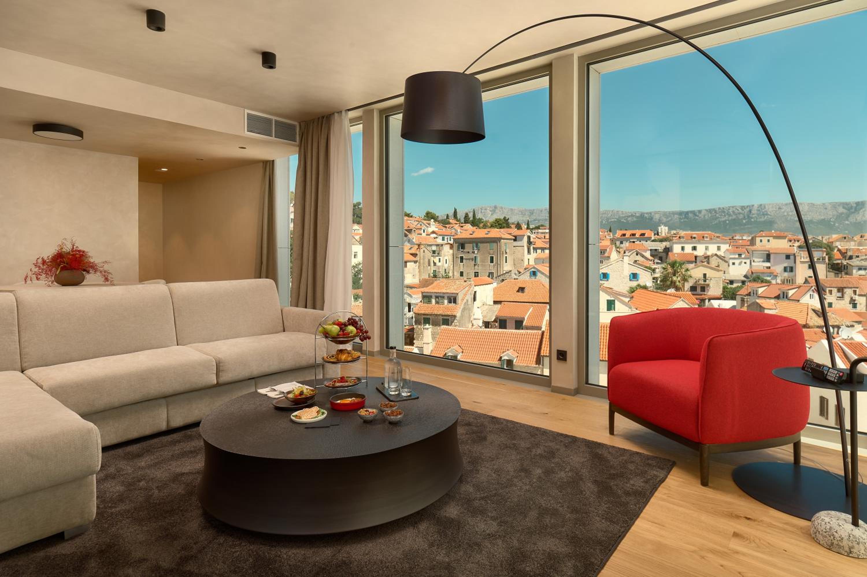 Diplomat Suite photo 3