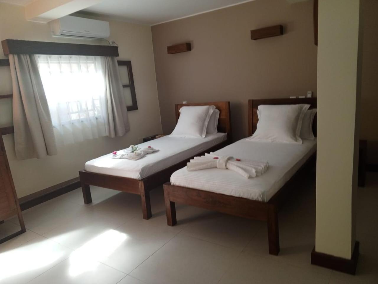 Twin Room with Pool View photo 2