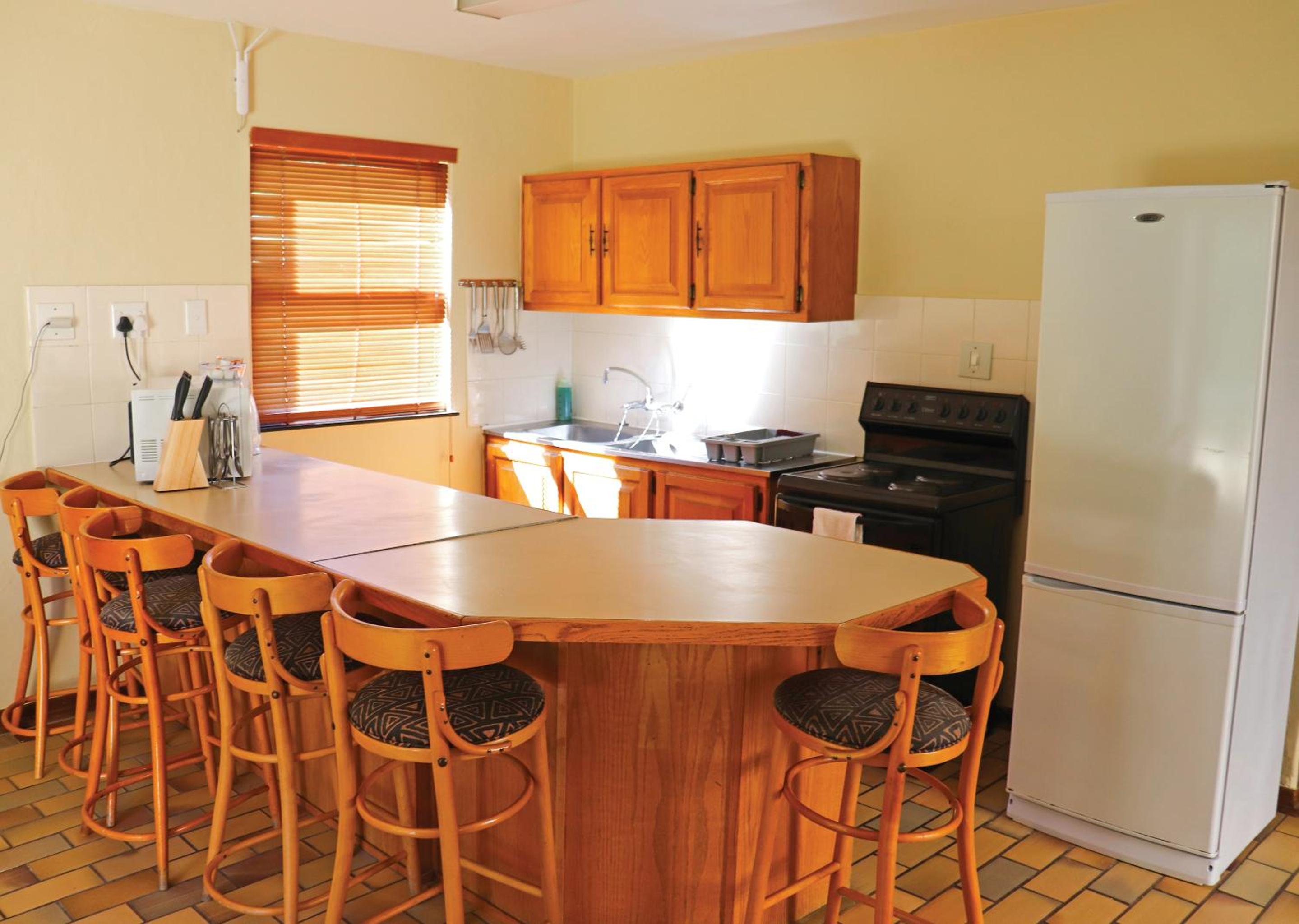 Two Bedroom Pet-Friendly Chalet - Photo 5