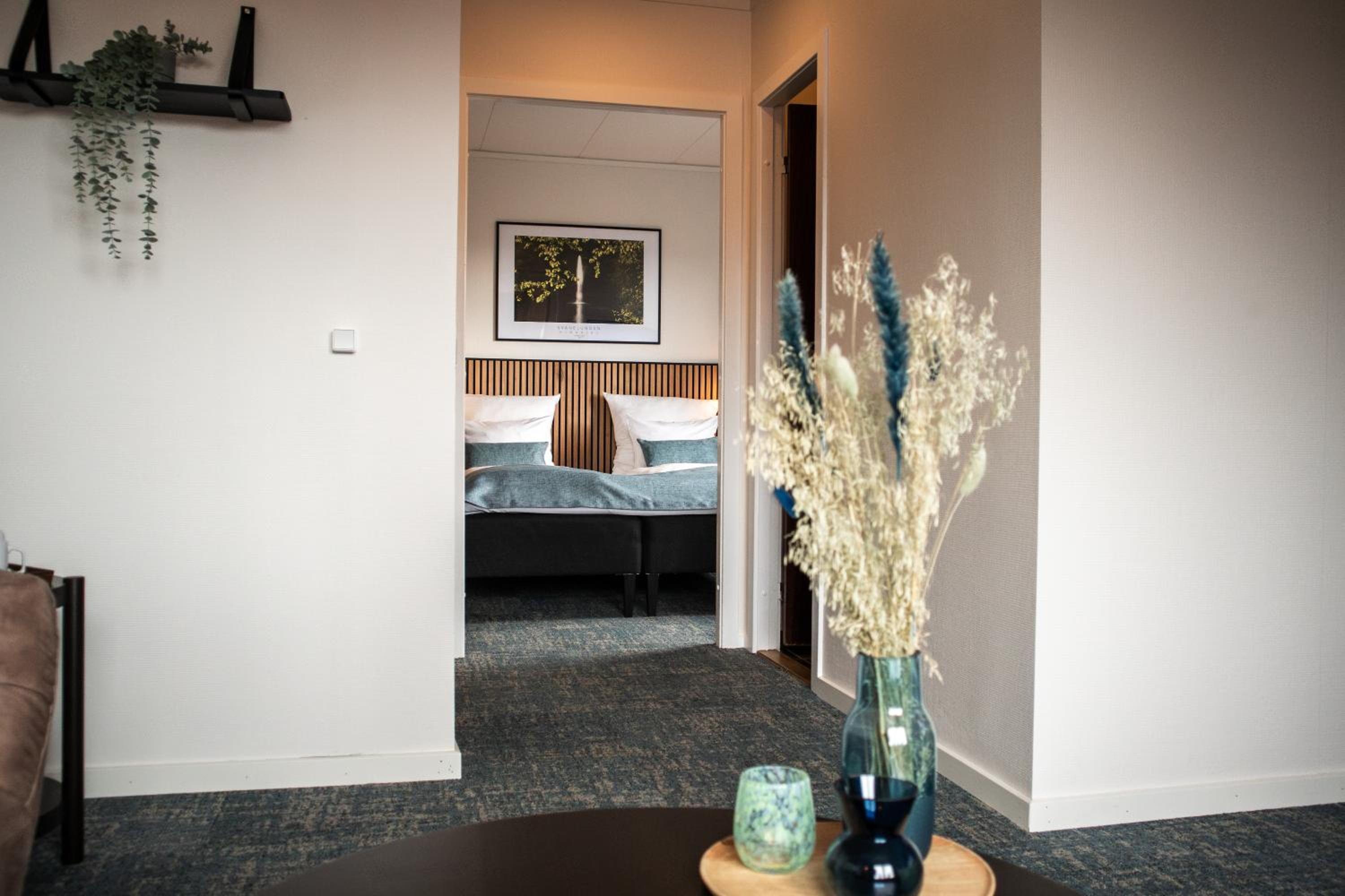 Suite - Photo 12