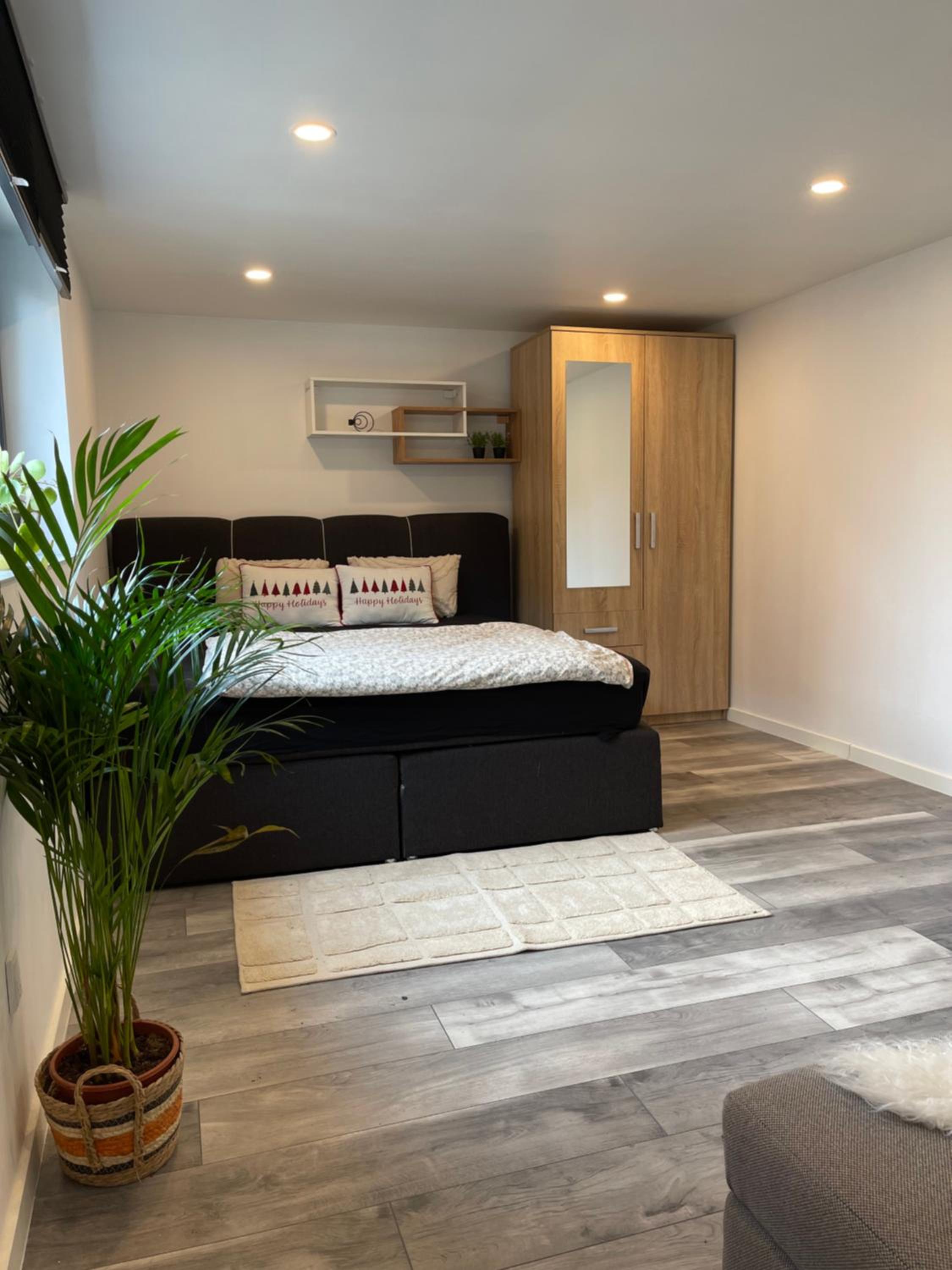 One-Bedroom House photo 1