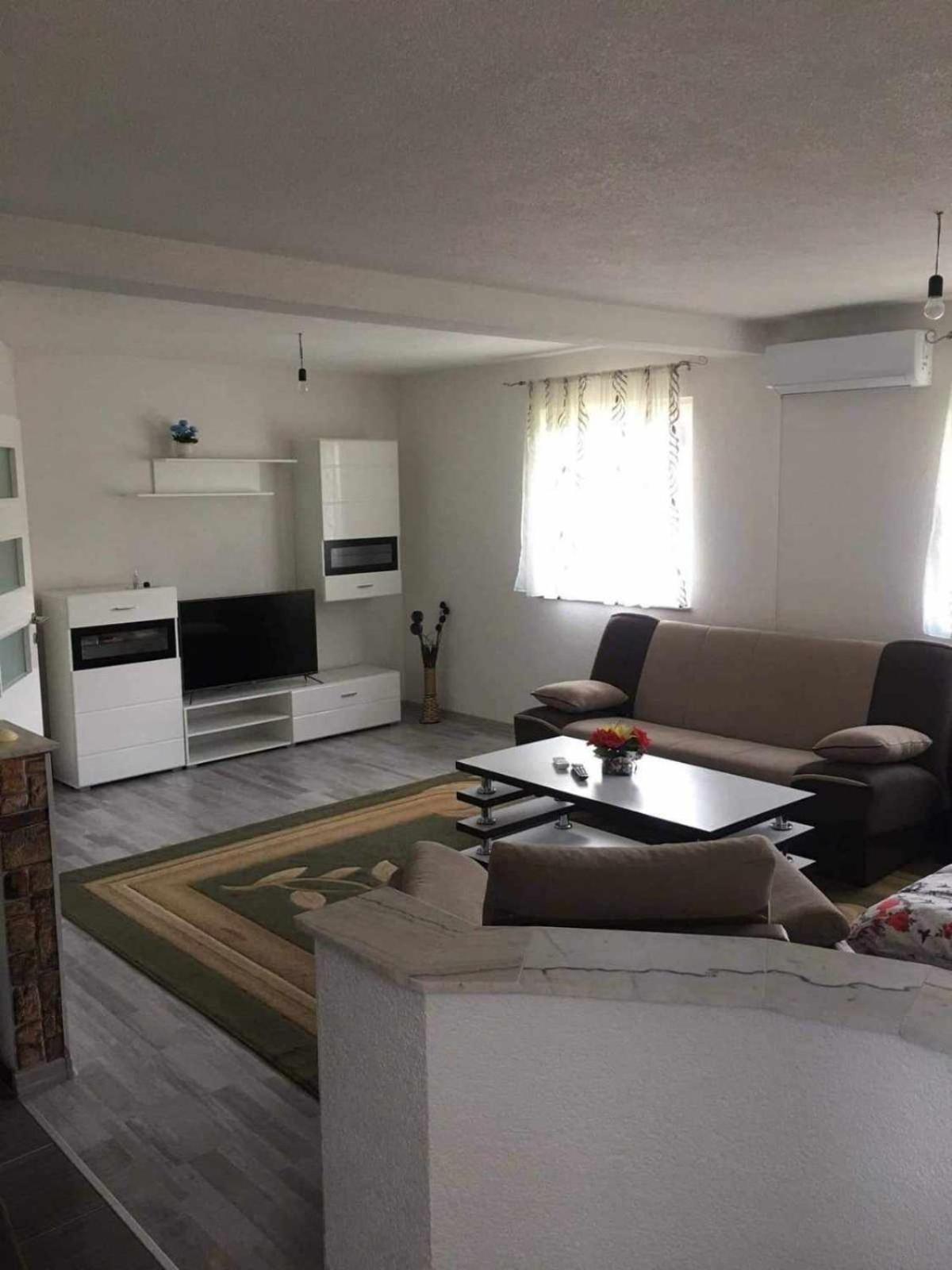 Apartment photo 1
