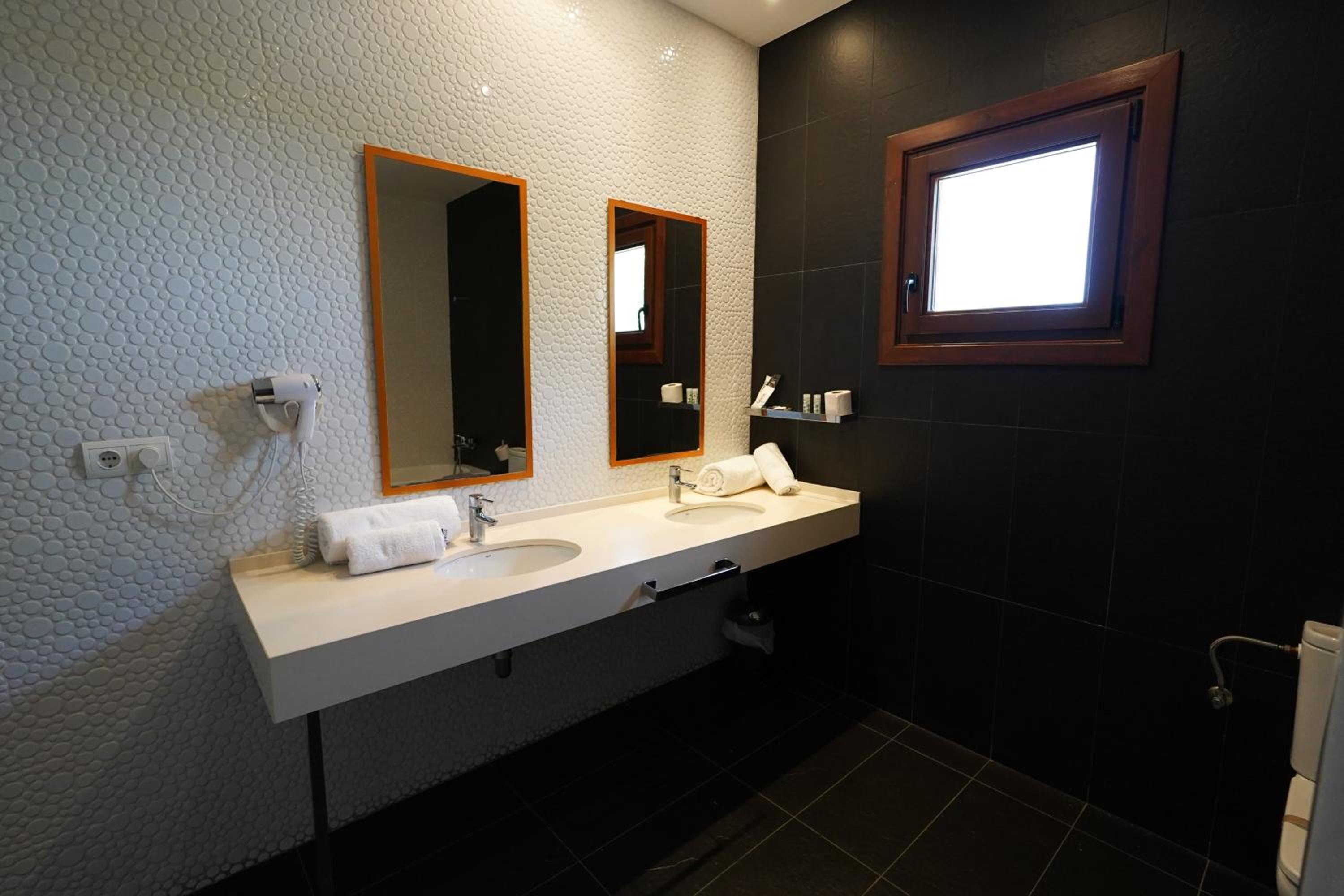 Suite with Terrace - Photo 4