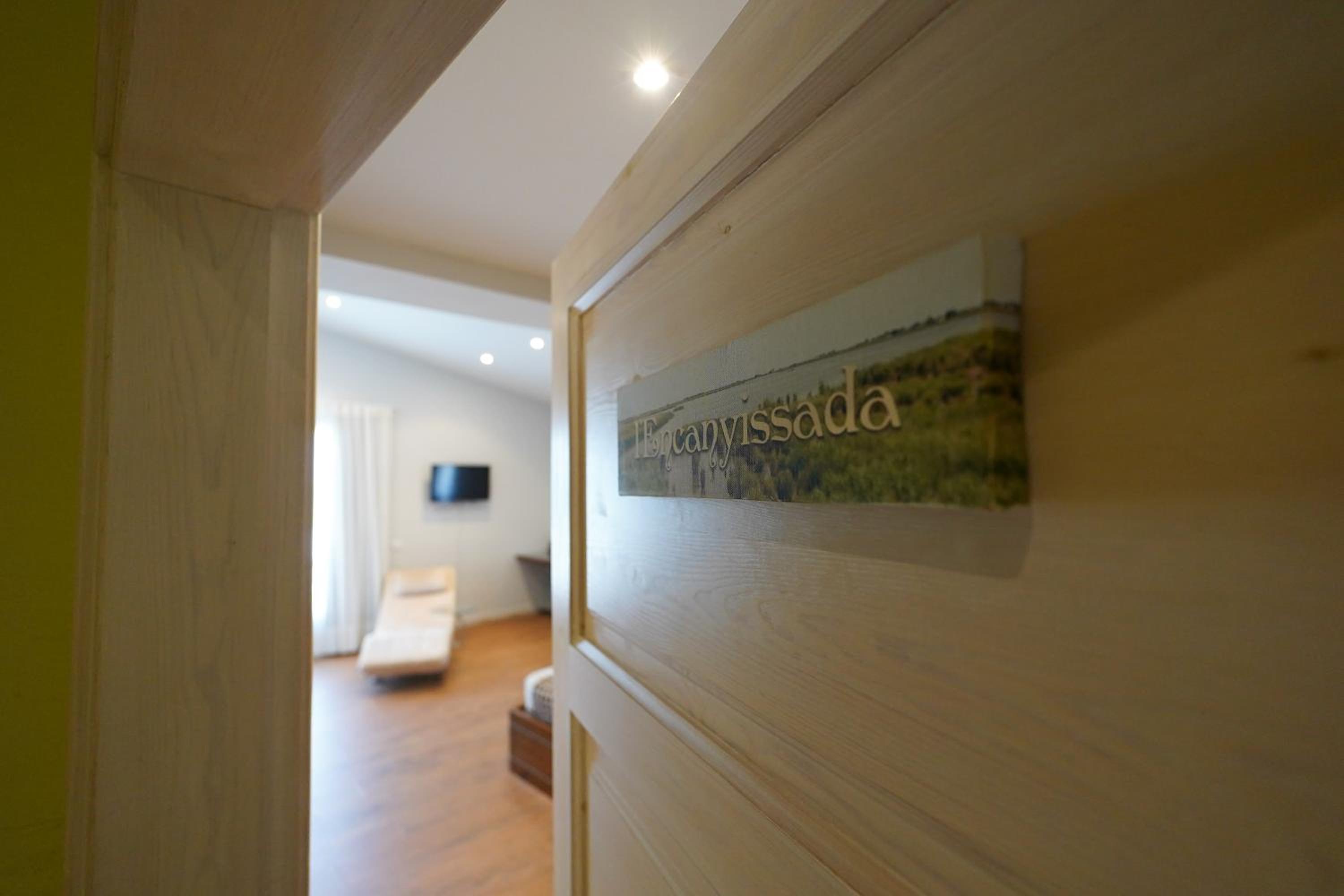 Suite with Terrace - Photo 6