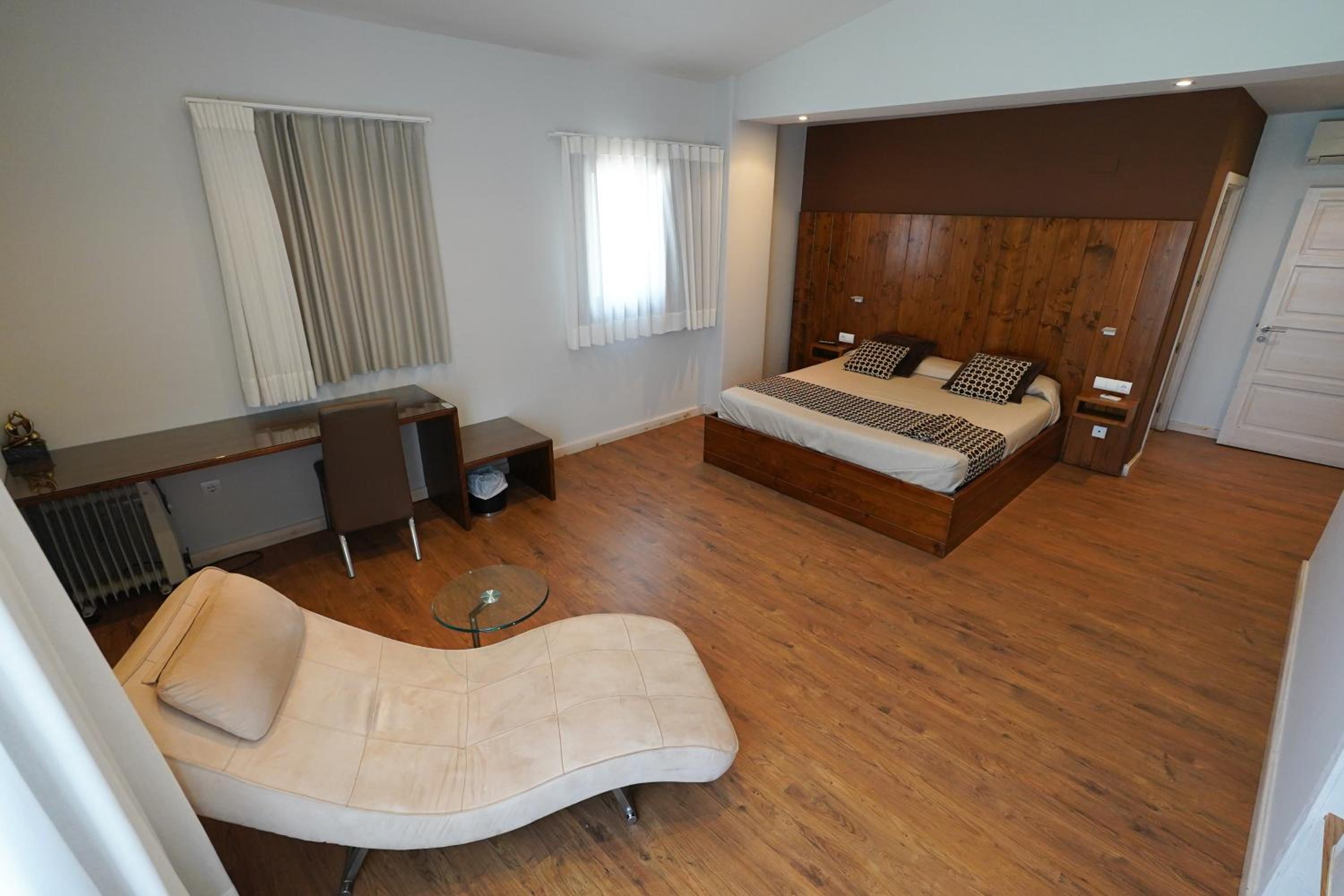 Suite with Terrace - Photo 10