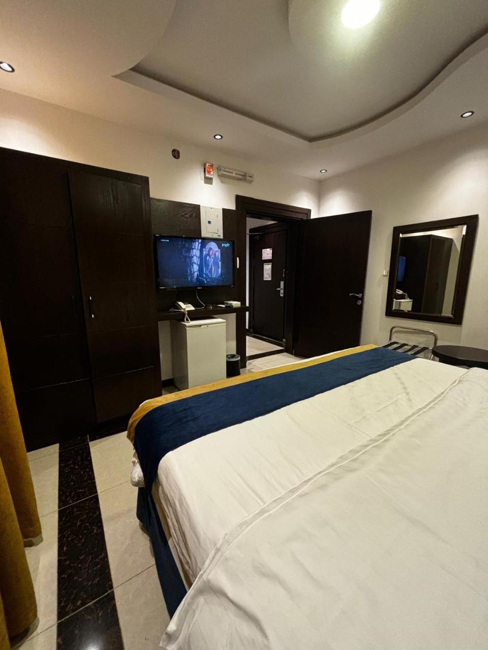Double or Twin Room photo 3