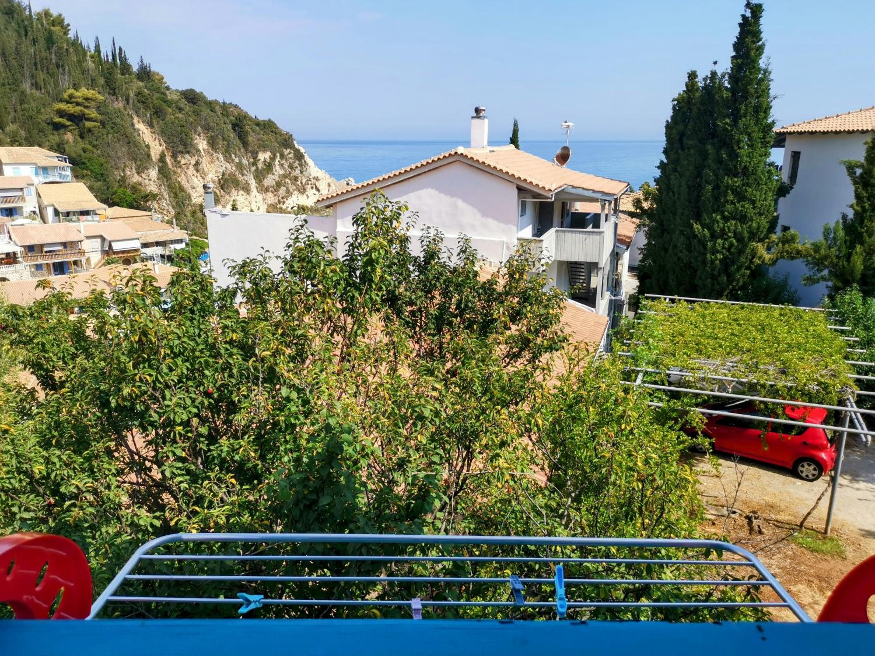 Deluxe Double Room with Balcony and Sea View photo 2