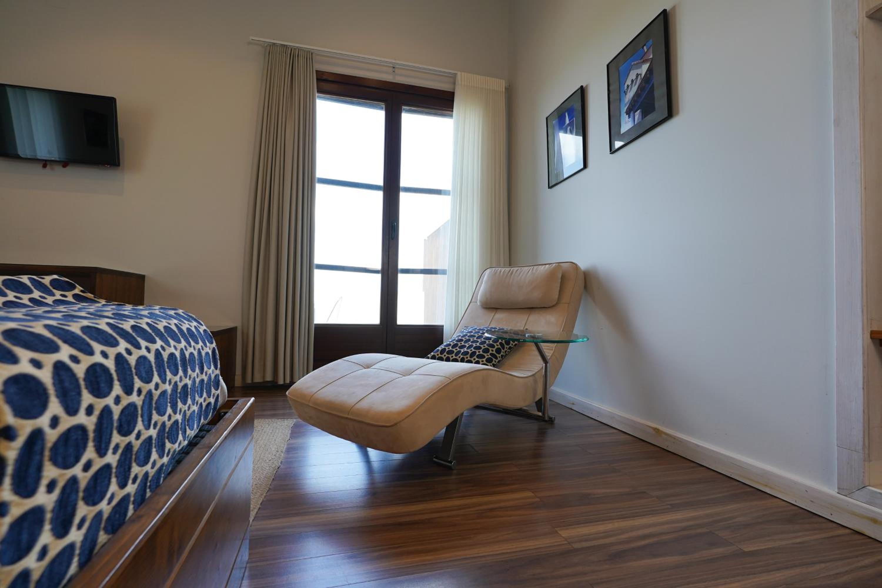 Suite with Balcony - Photo 5