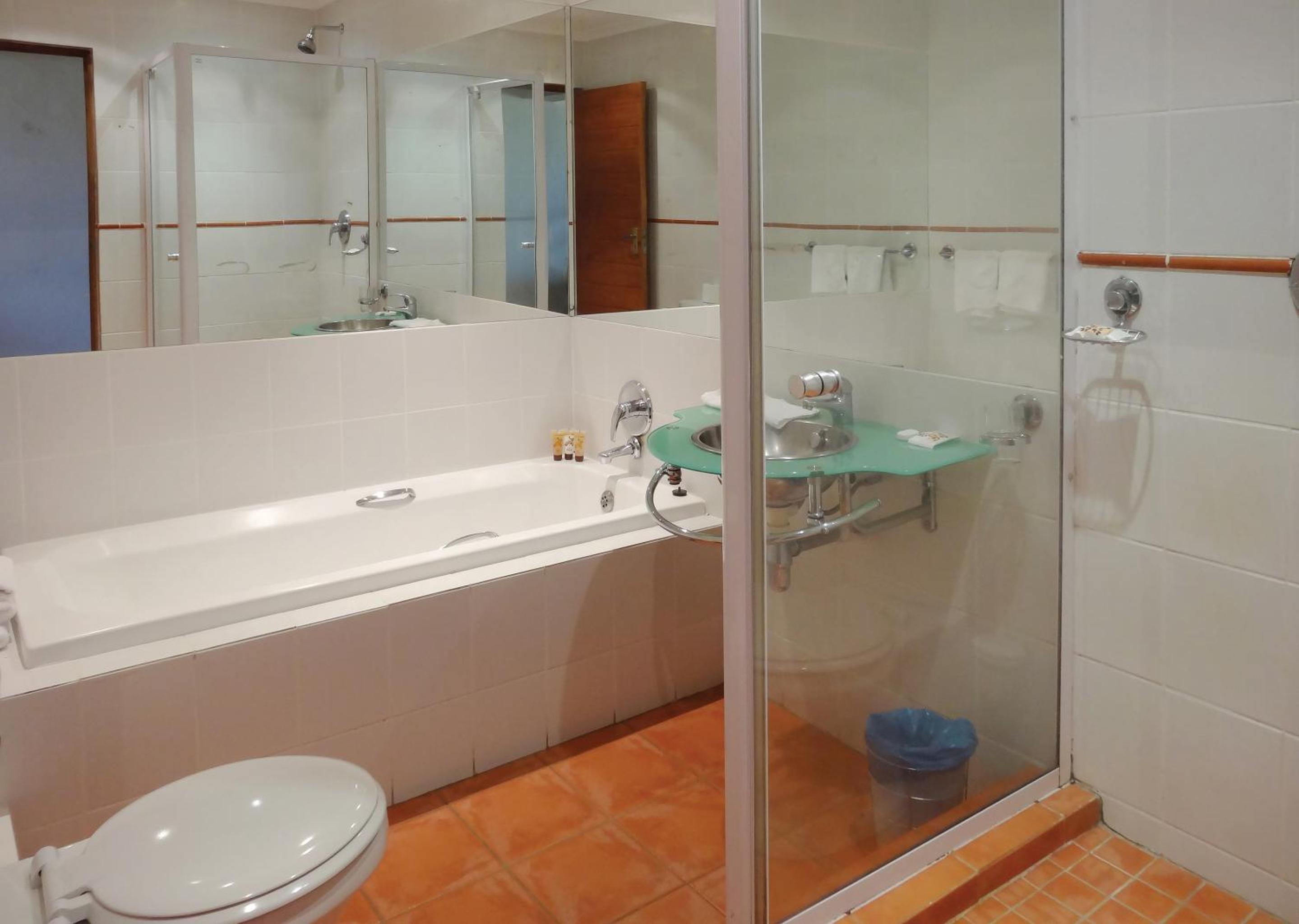 Deluxe Room - Photo 7