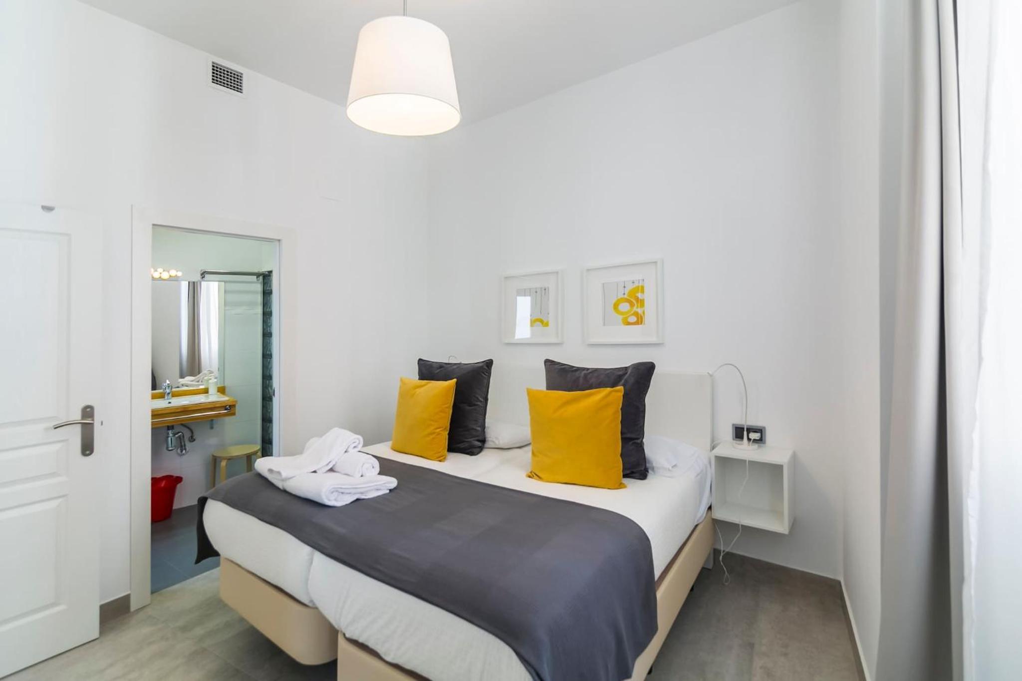 Two-Bedroom Standard Apartment photo 2