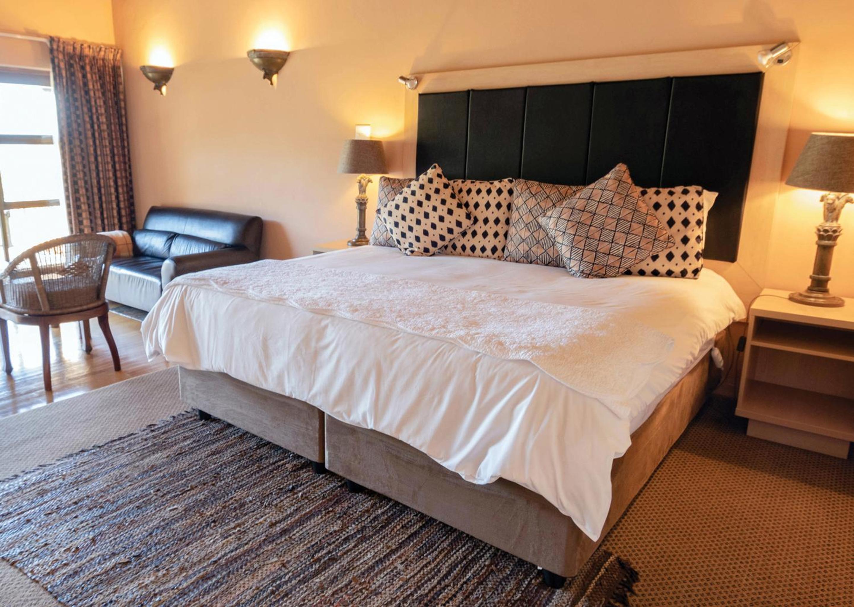 Executive Suite - Photo 2