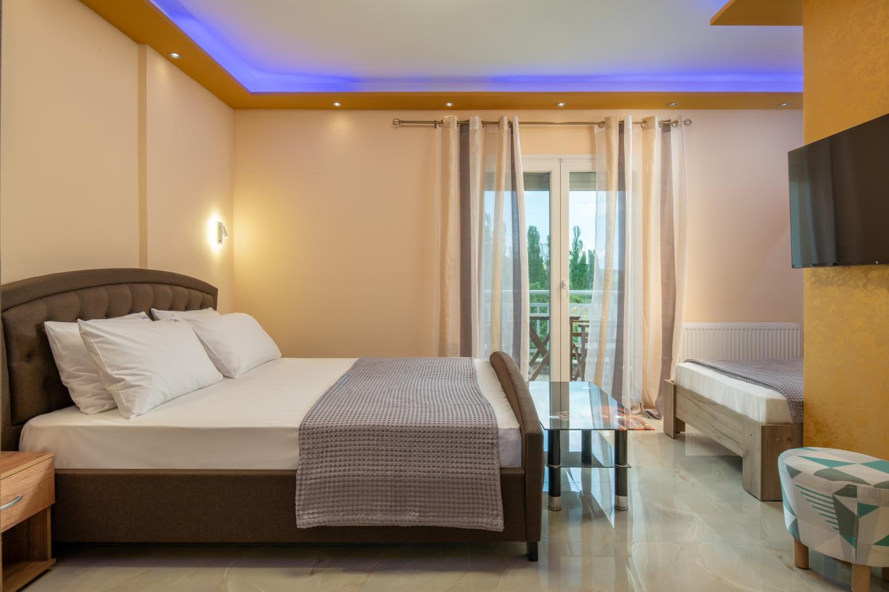 Luxury Triple Room