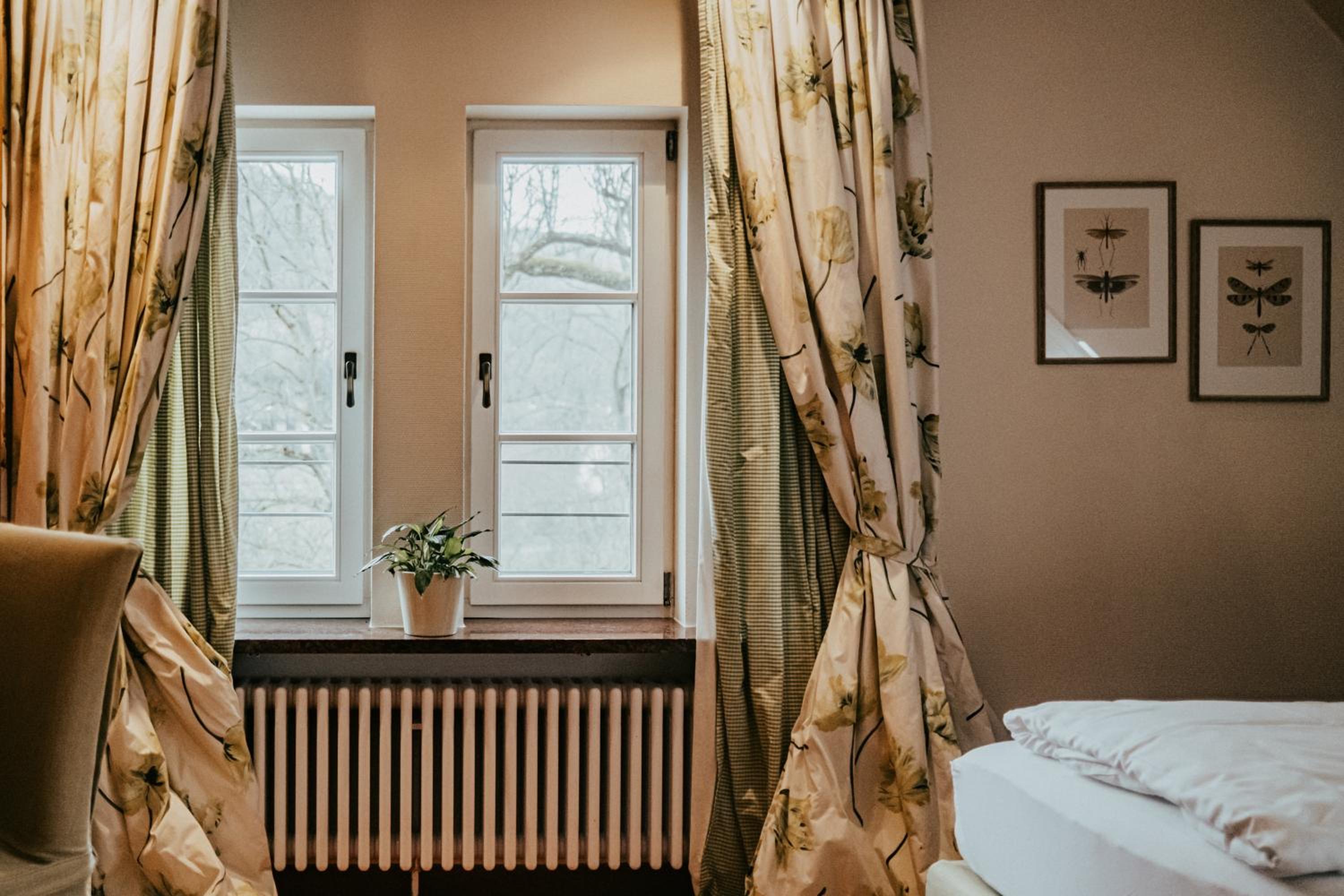 Standard Double Room - Photo 8