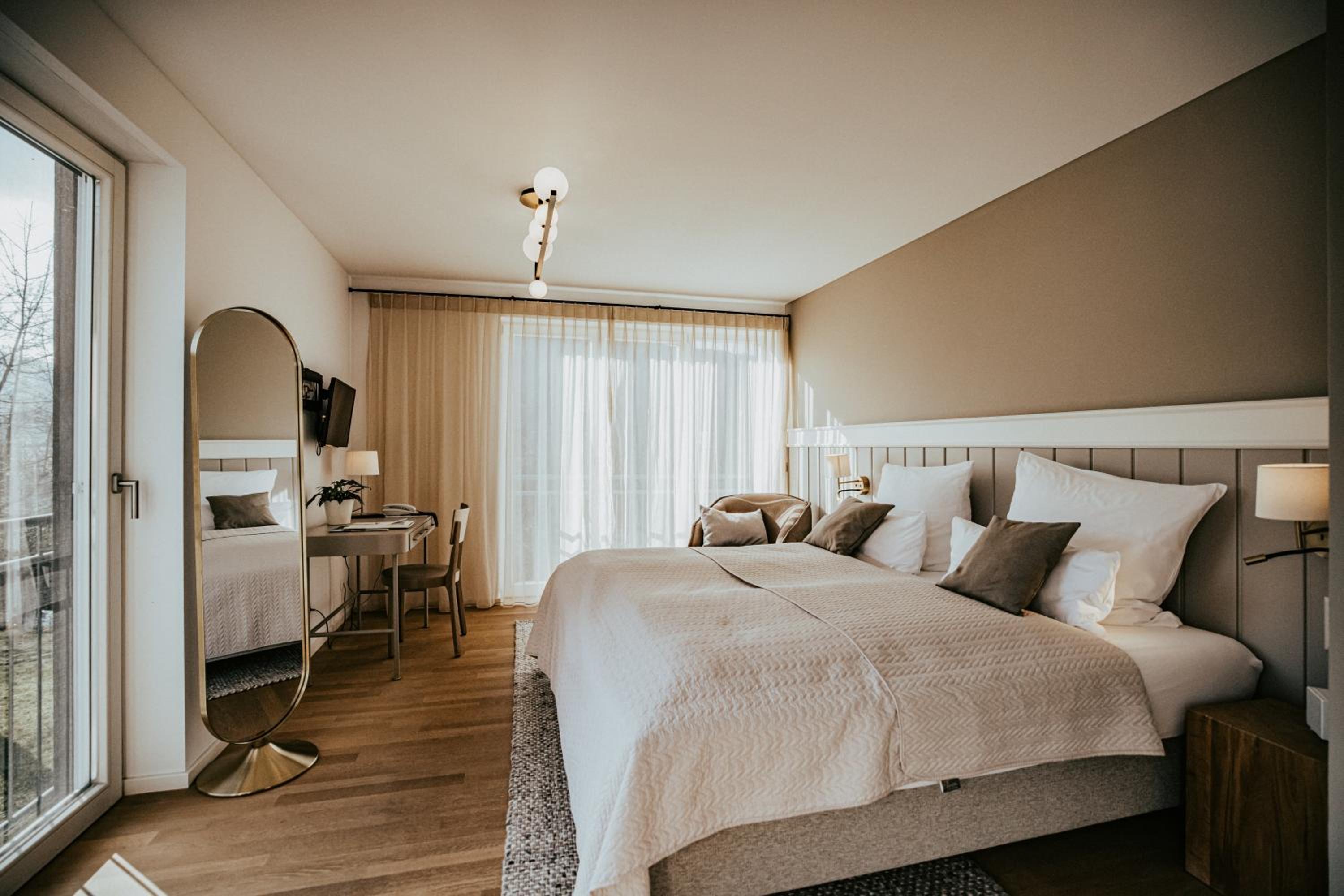 Standard Double Room - Photo 12