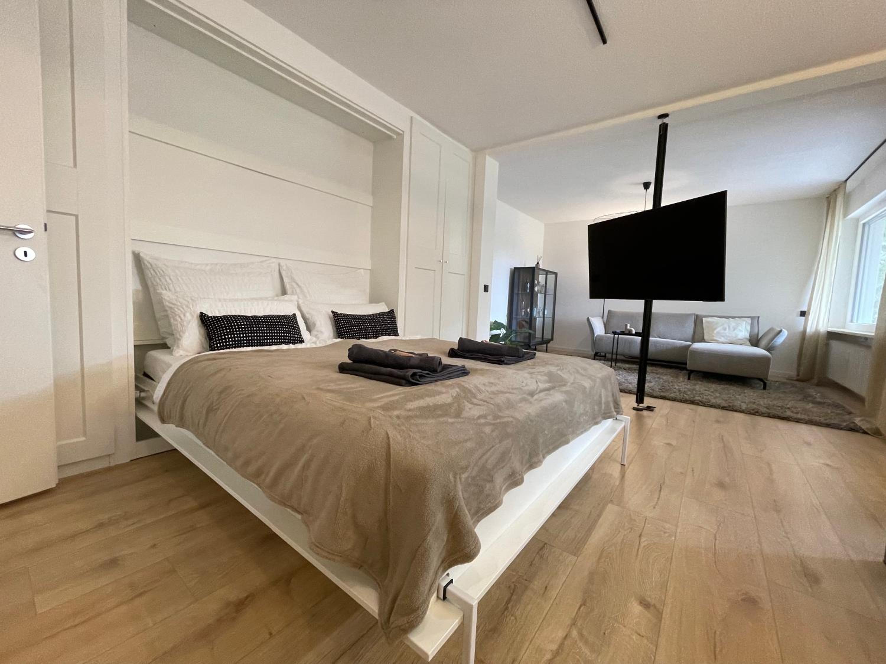 One-Bedroom Apartment photo 1