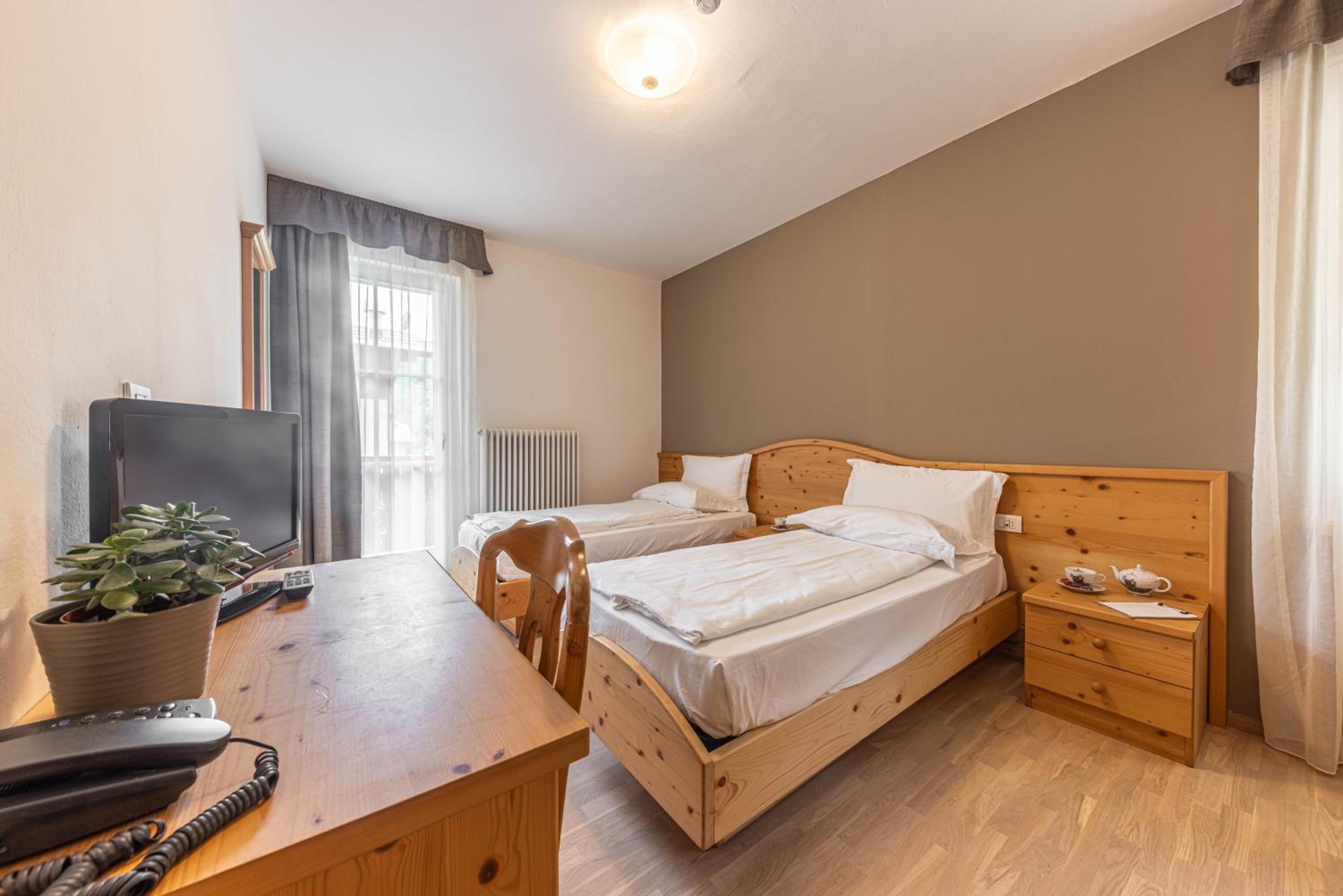 Double or Twin Room with Mountain View photo 1