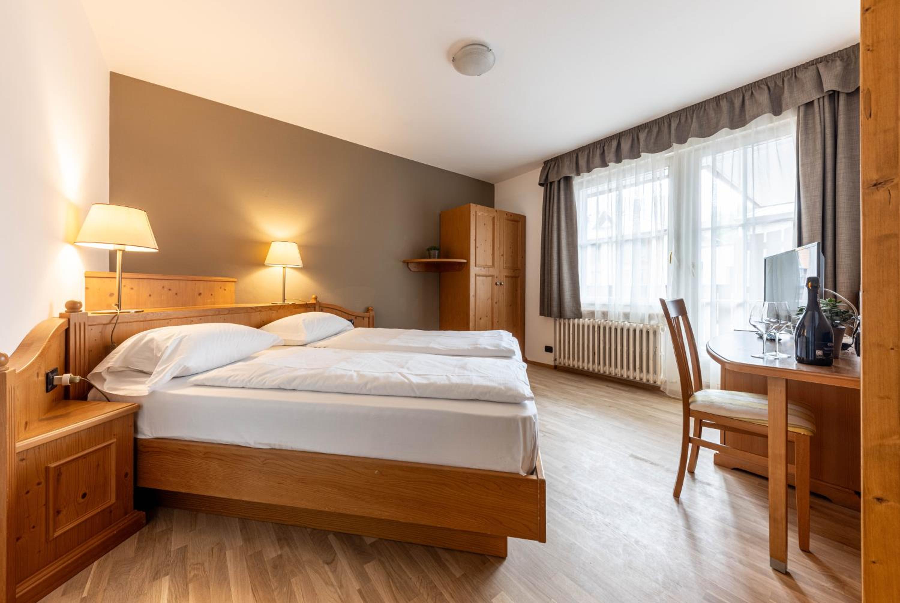 Double or Twin Room with Mountain View photo 3