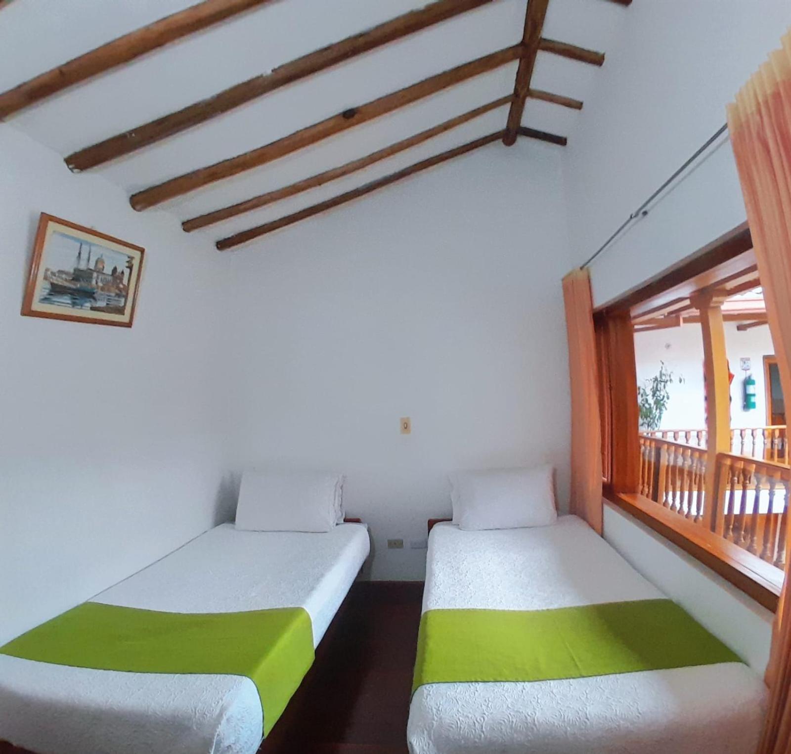 Standard Twin Room photo 1