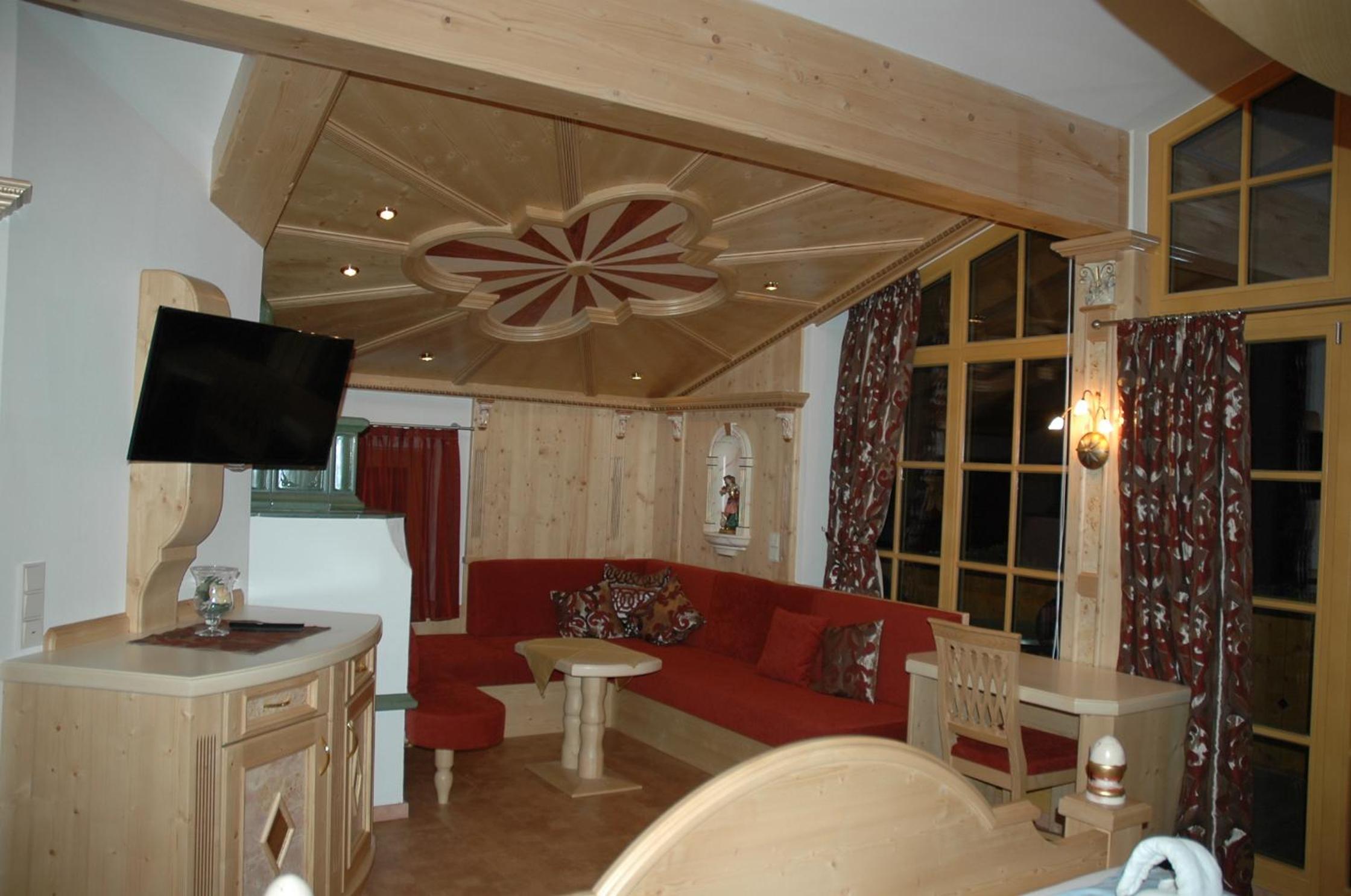 Deluxe Room - Photo 6