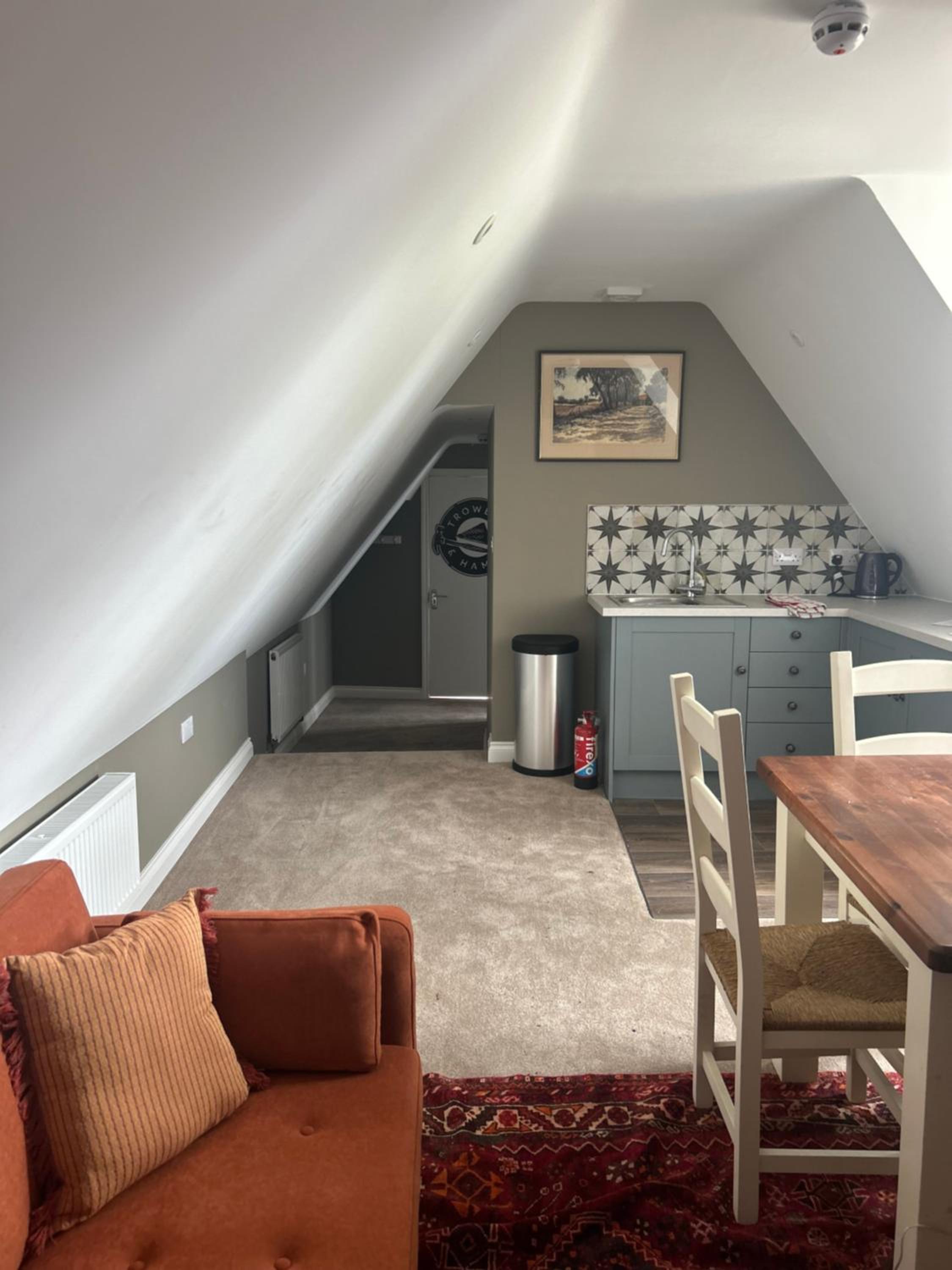 Apartment photo 2