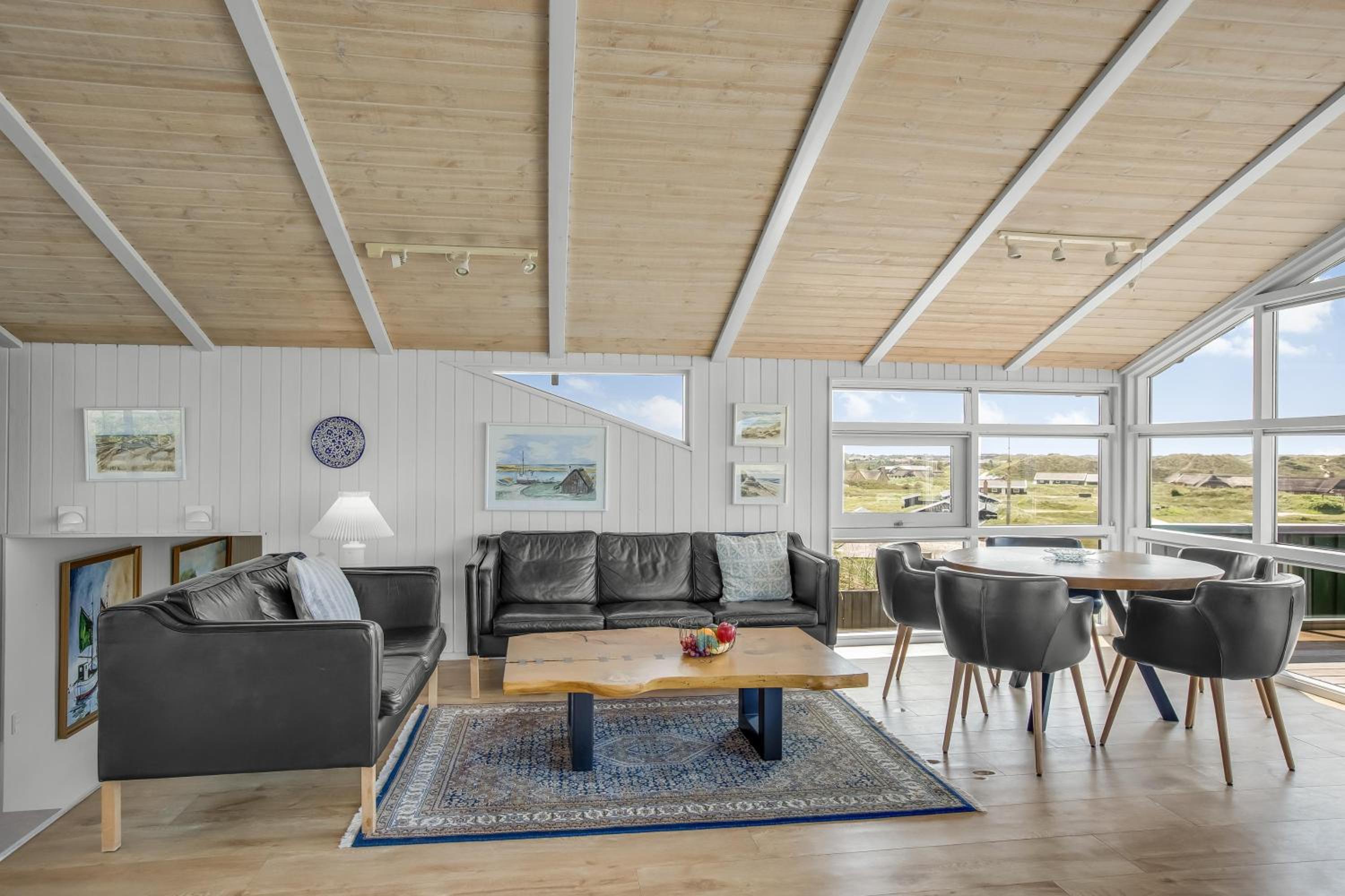 Four-Bedroom Holiday Home photo 1