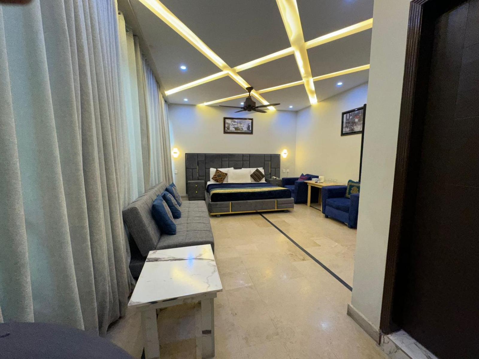 Superior King Room