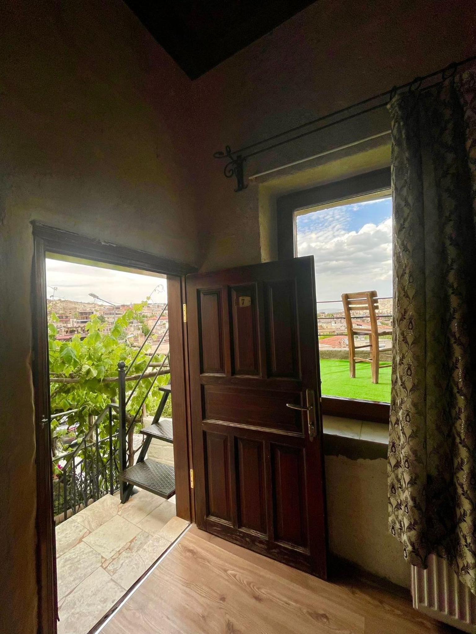 Double Room with Balcony photo 3