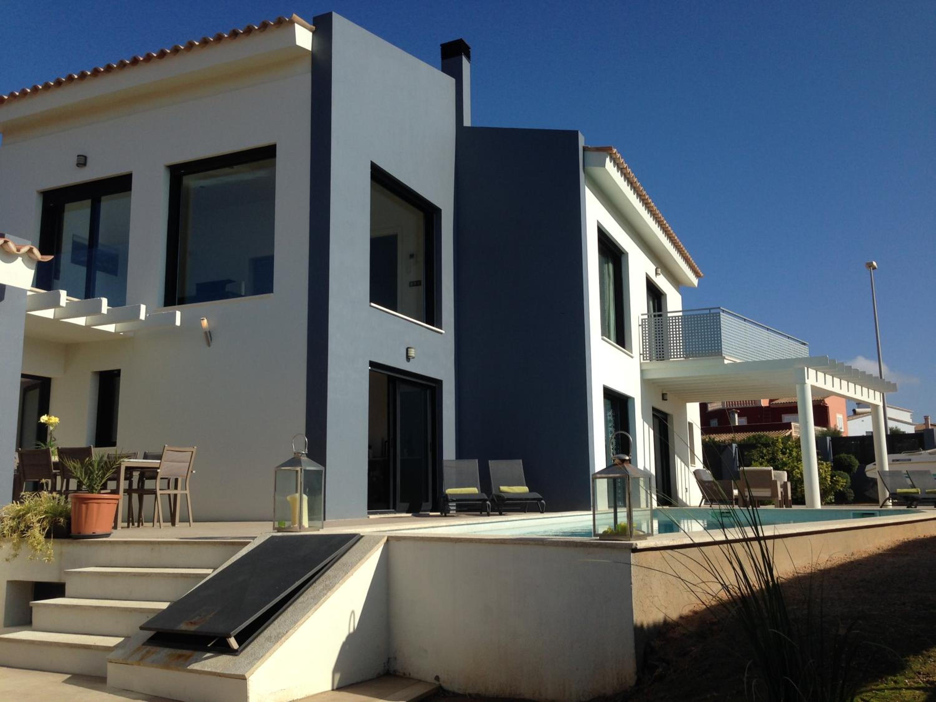 Villa photo 2