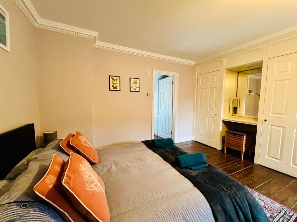 One-Bedroom House photo 1