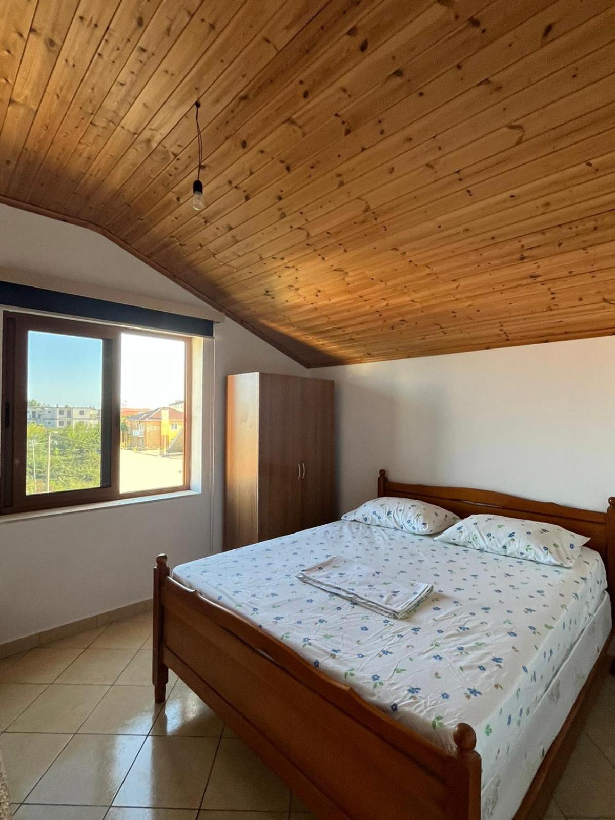 Apartment with Lake View