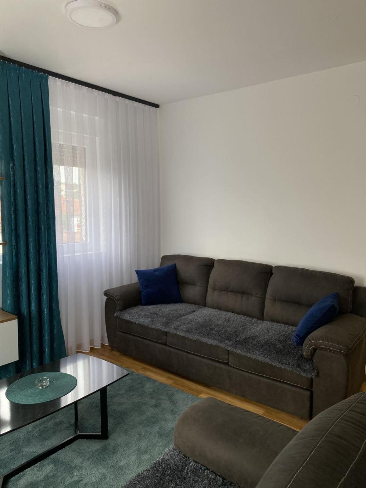 One-Bedroom Apartment photo 1