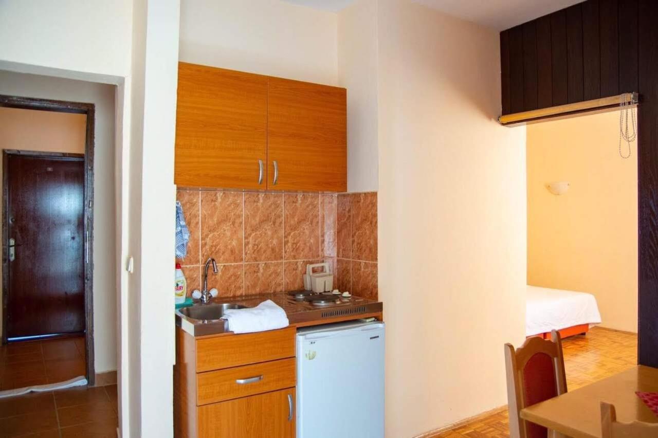 One-Bedroom Apartment with Sea View photo 3