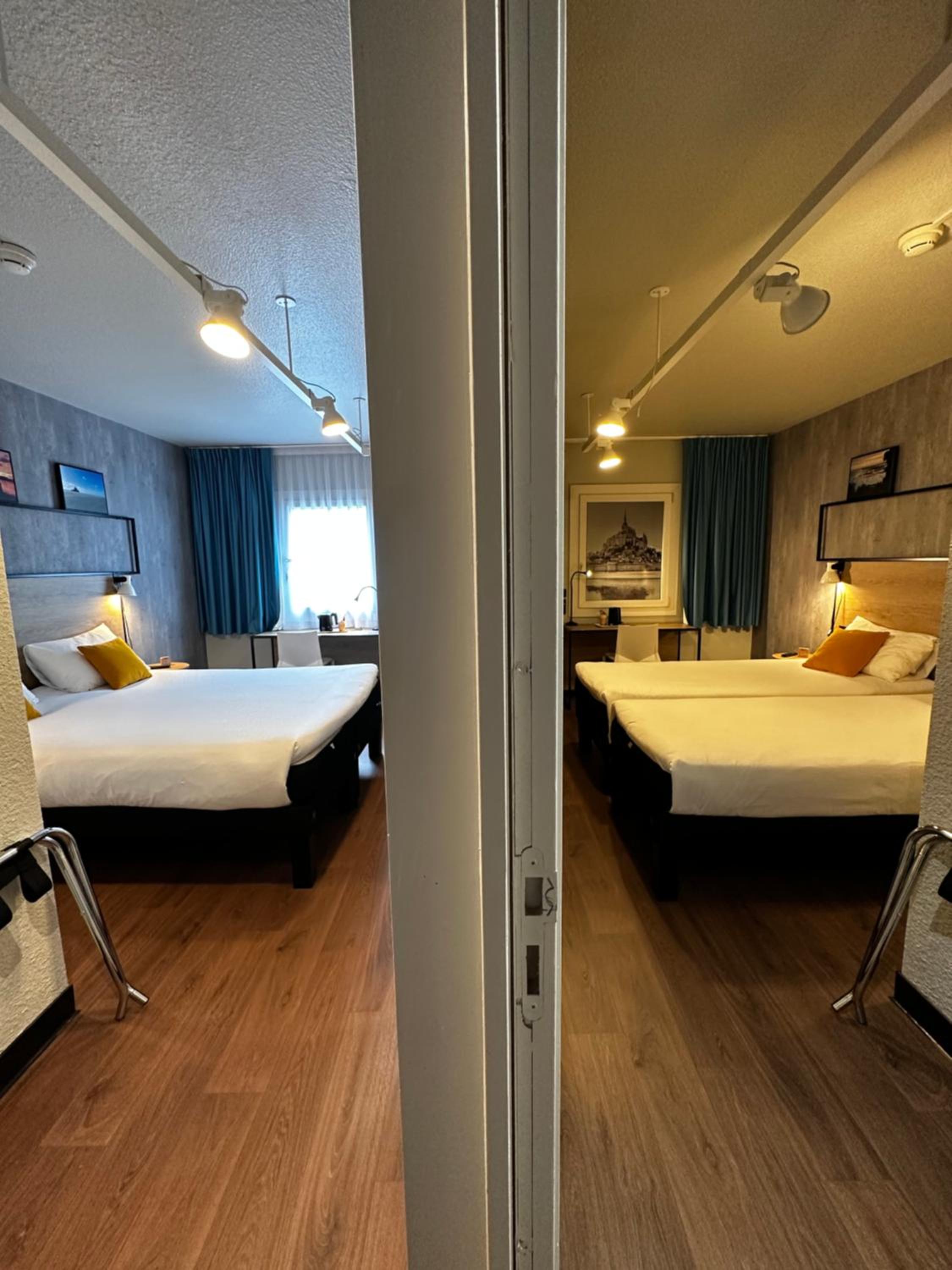 Two Connecting Double Rooms - Photo 1
