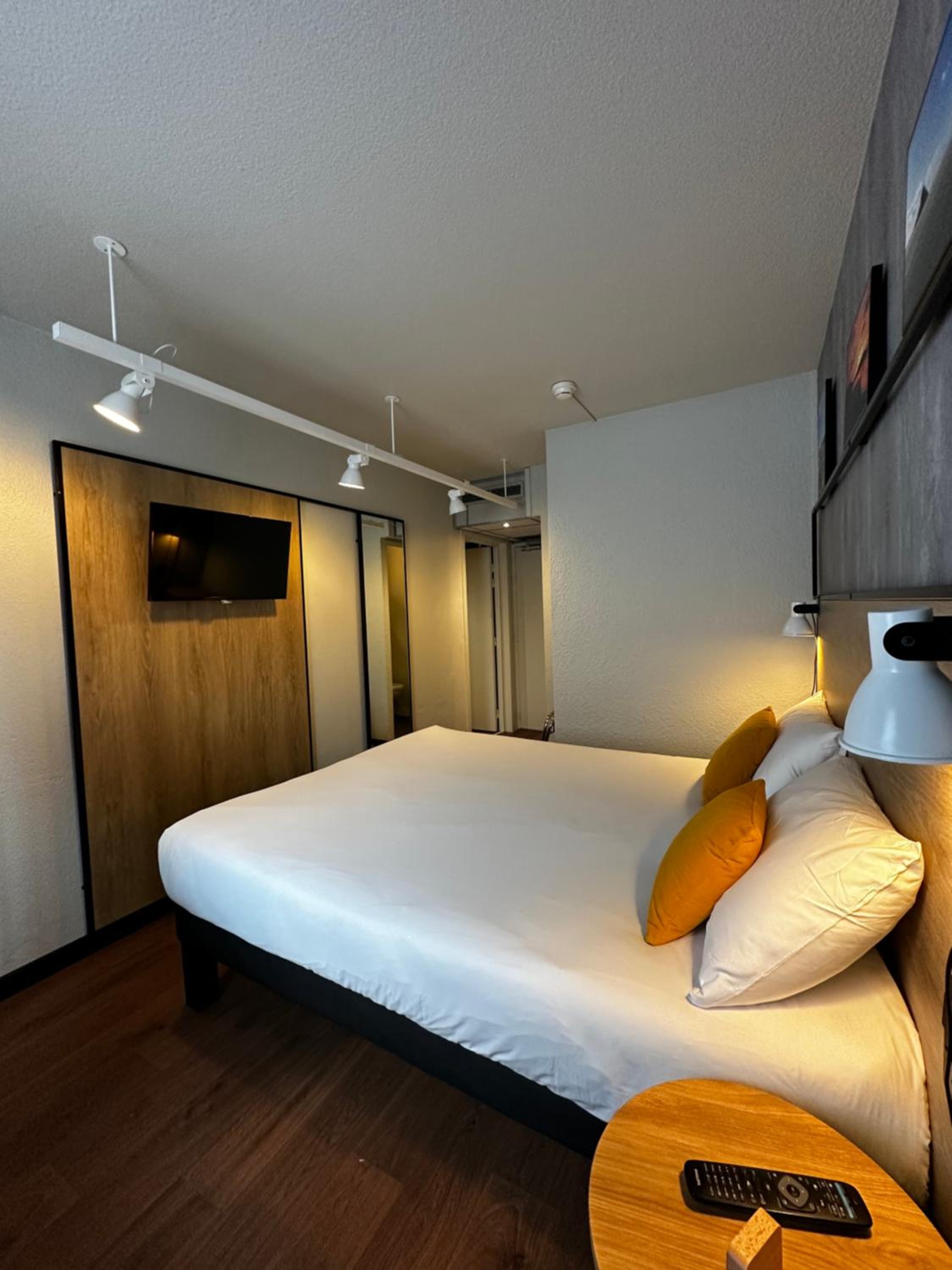 Two Connecting Double Rooms - Photo 3