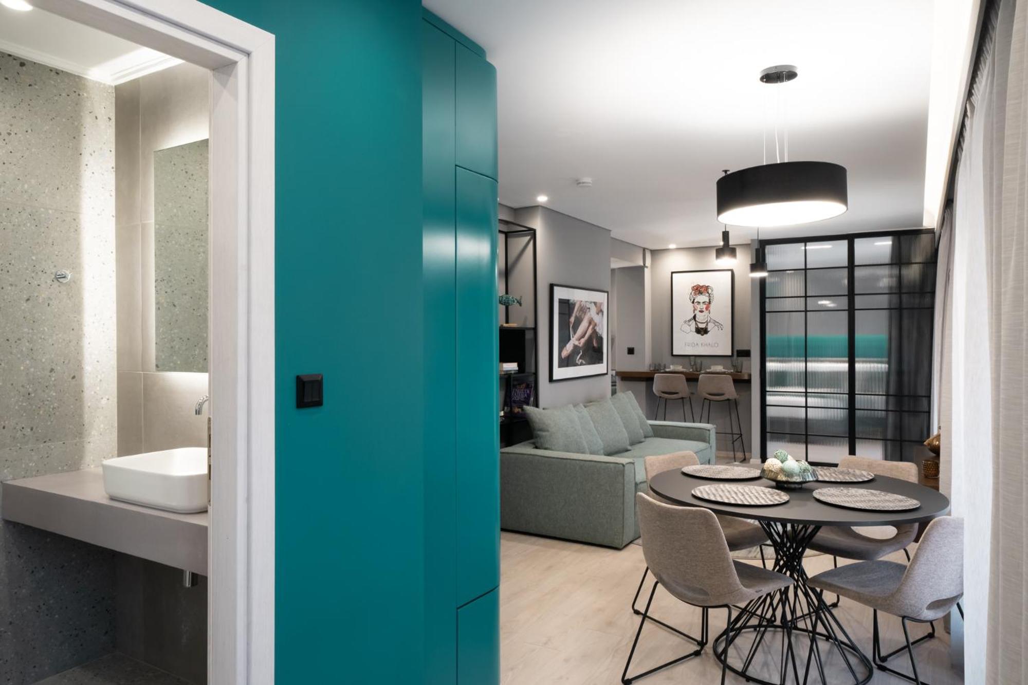 King Suite with Balcony & Acropolis View photo 2