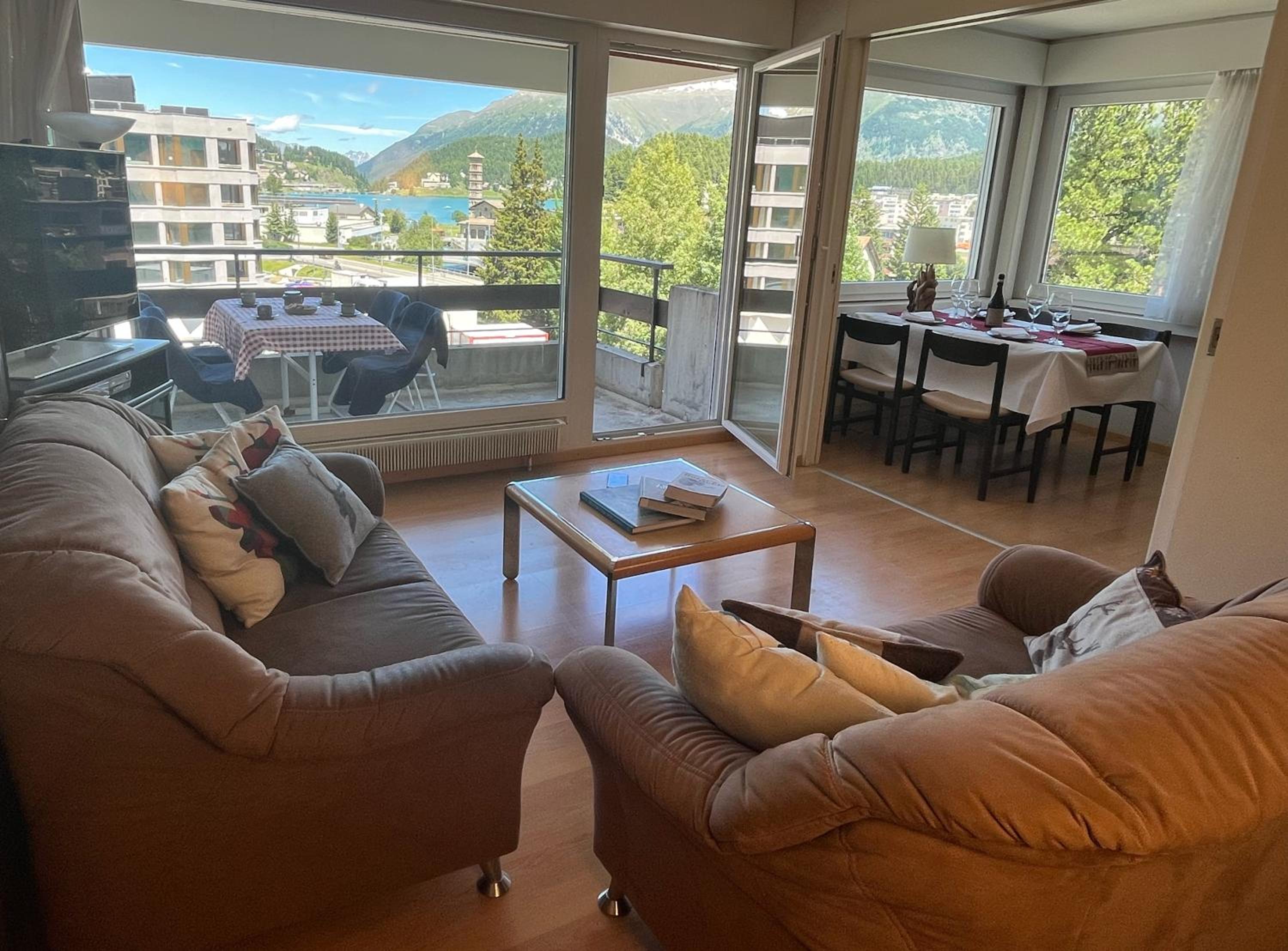 One-Bedroom Apartment photo 2