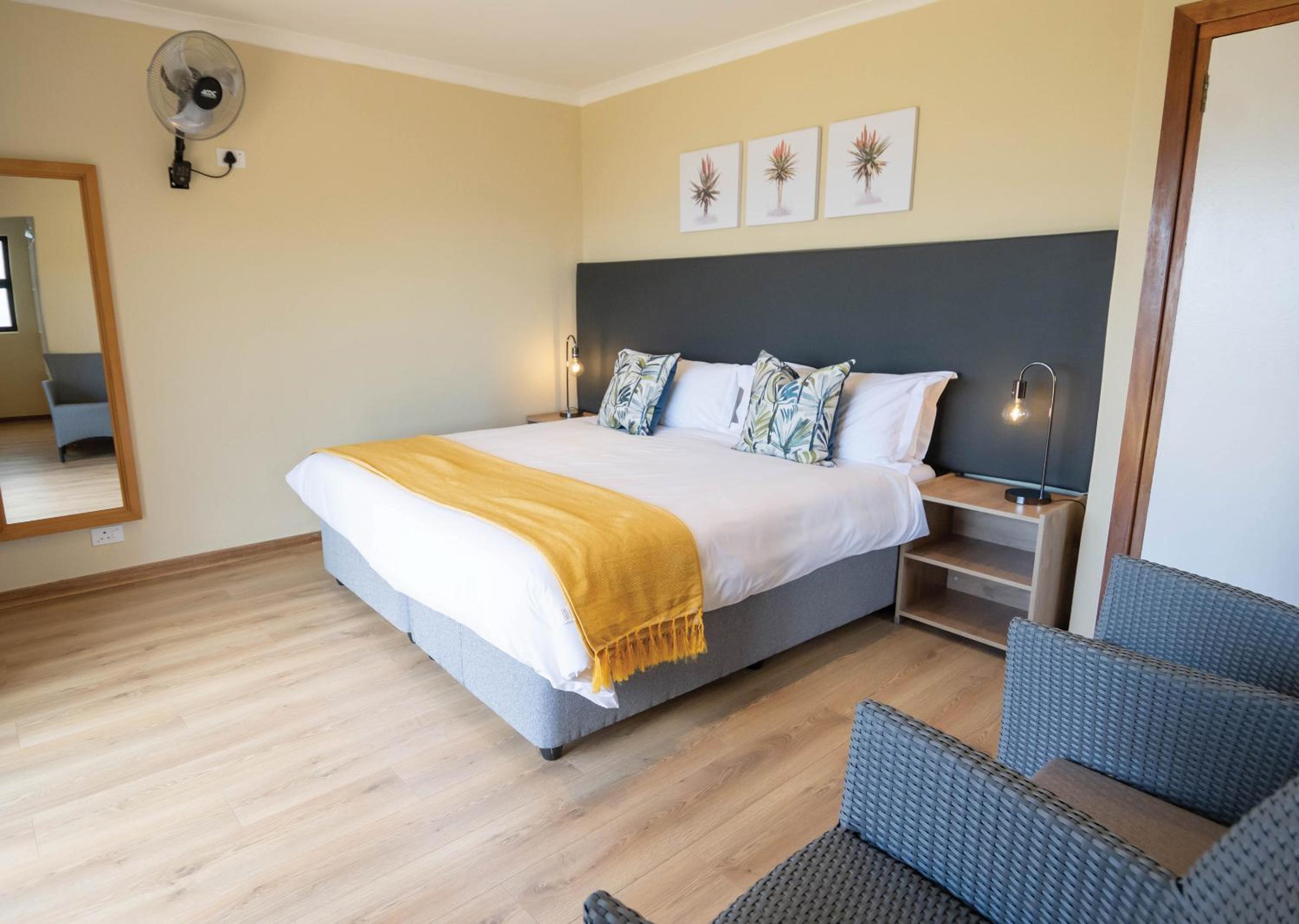 Two-Bedroom Superior Chalet - Photo 7