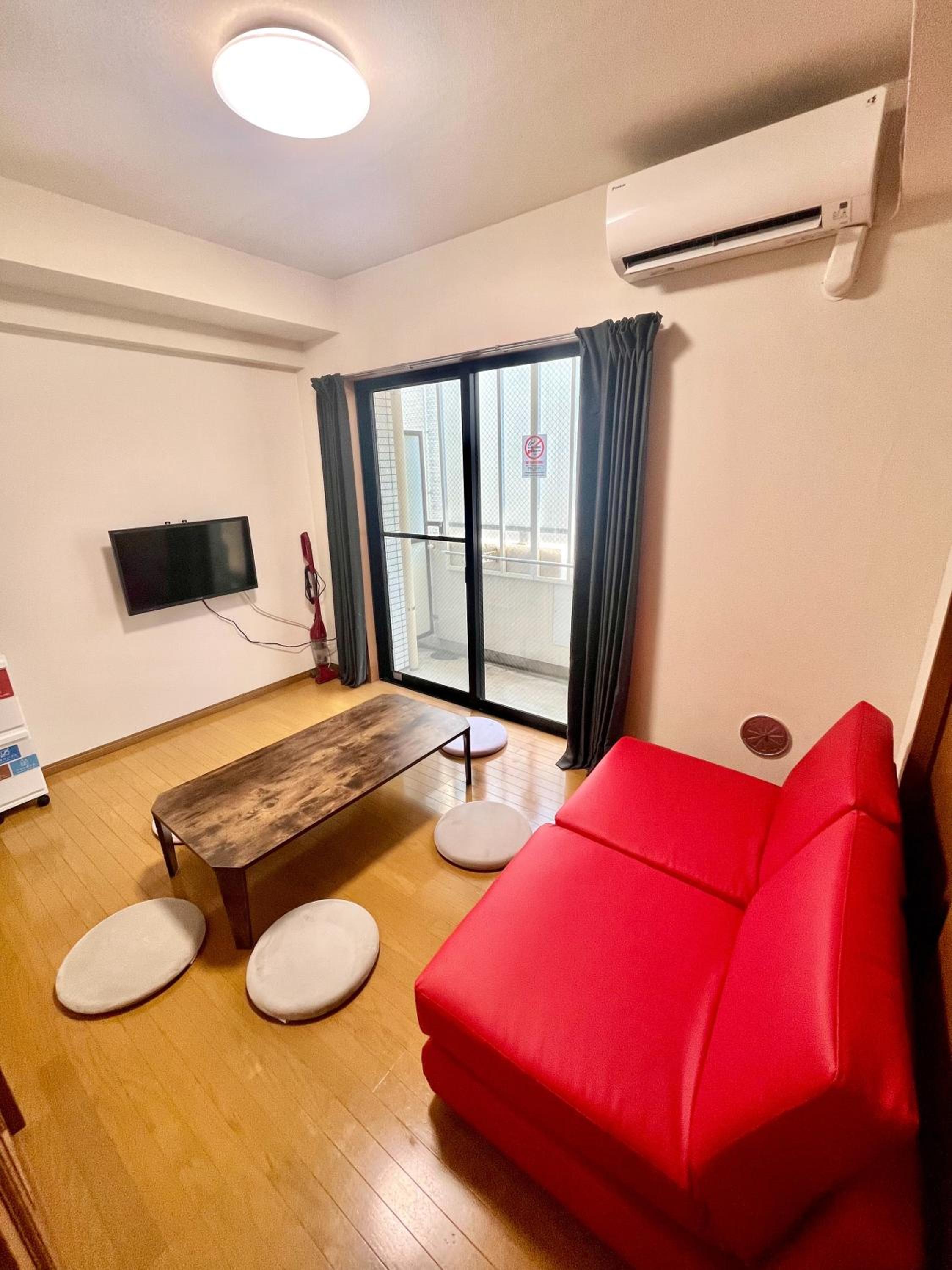 One-Bedroom Apartment photo 1