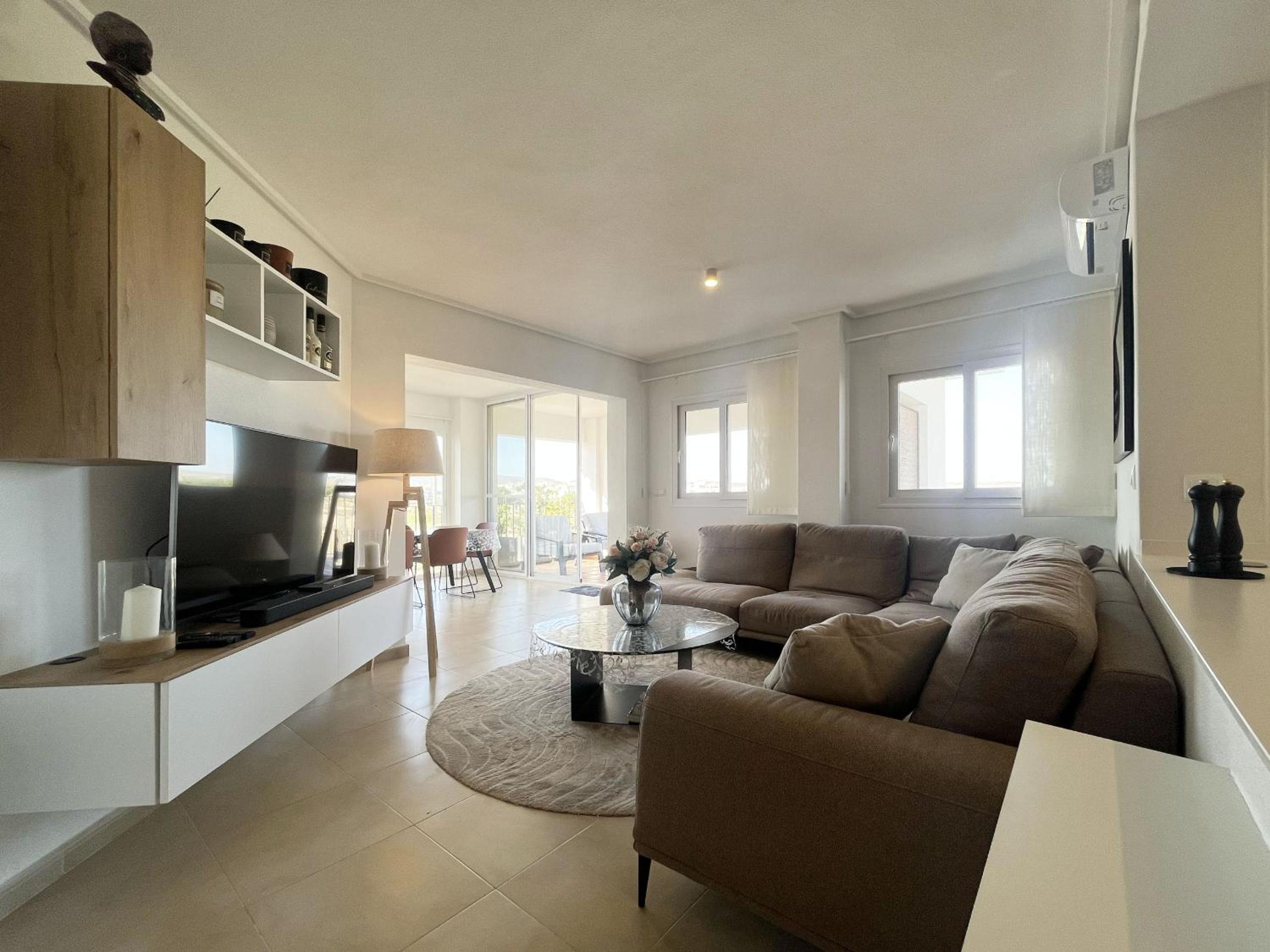 Apartamento de Dos Habitaciones con Terraza