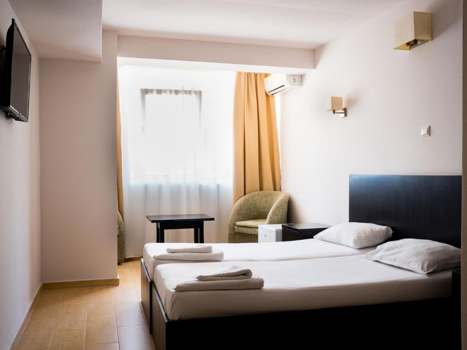 Budget Double Room photo 2